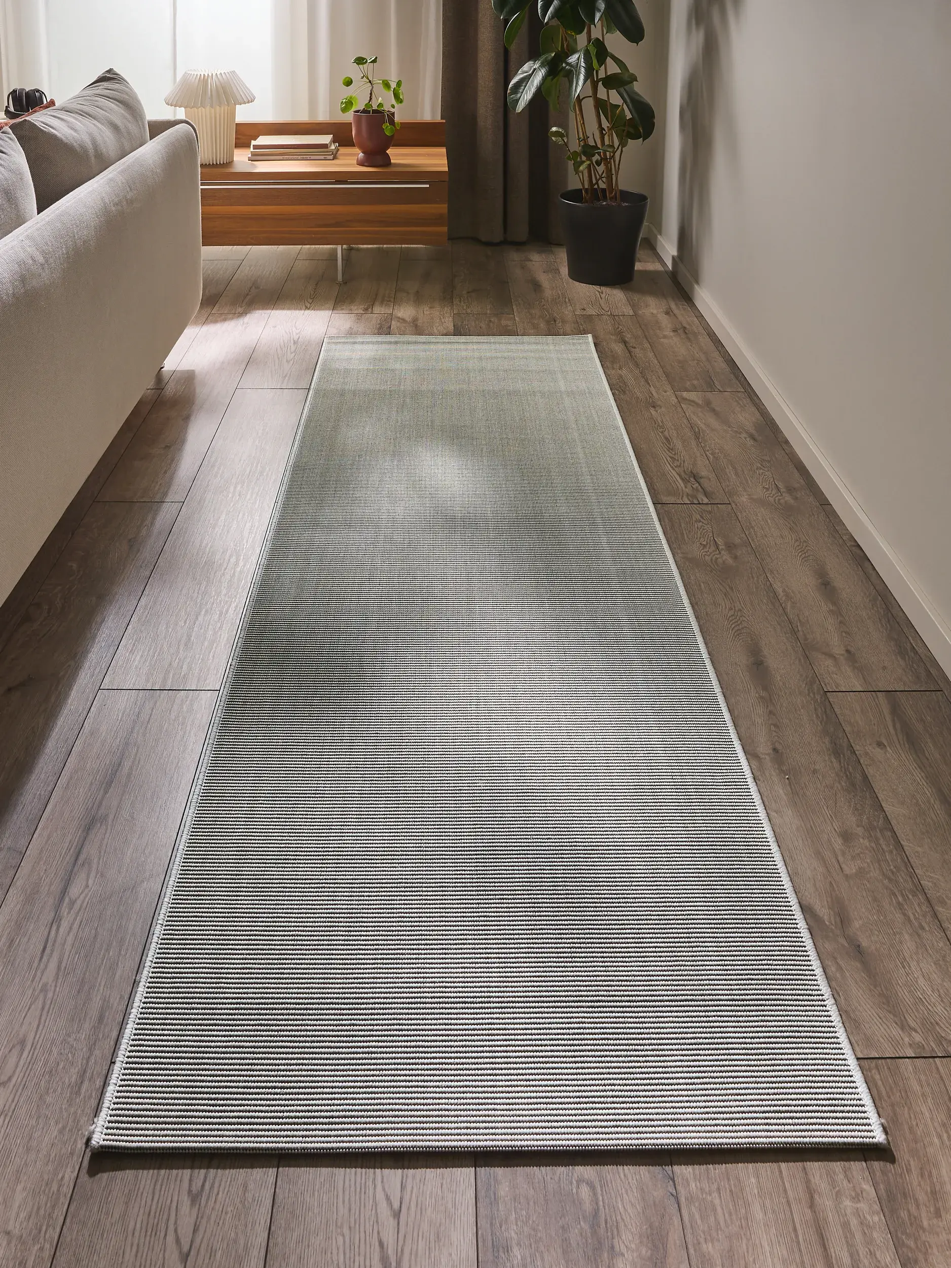 Tappeto Metro di 100% Polipropilene in Bianco di benuta nest