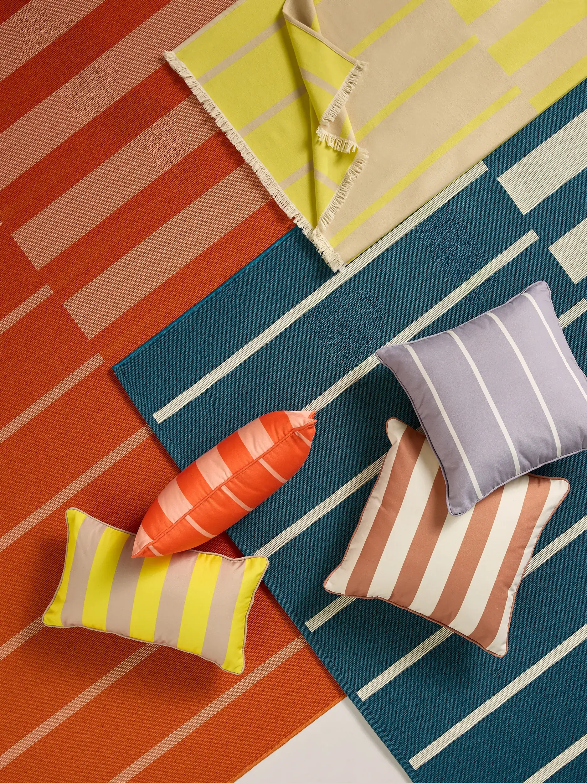 In- & Outdoor Cushion Reed Yellow by benuta Nest