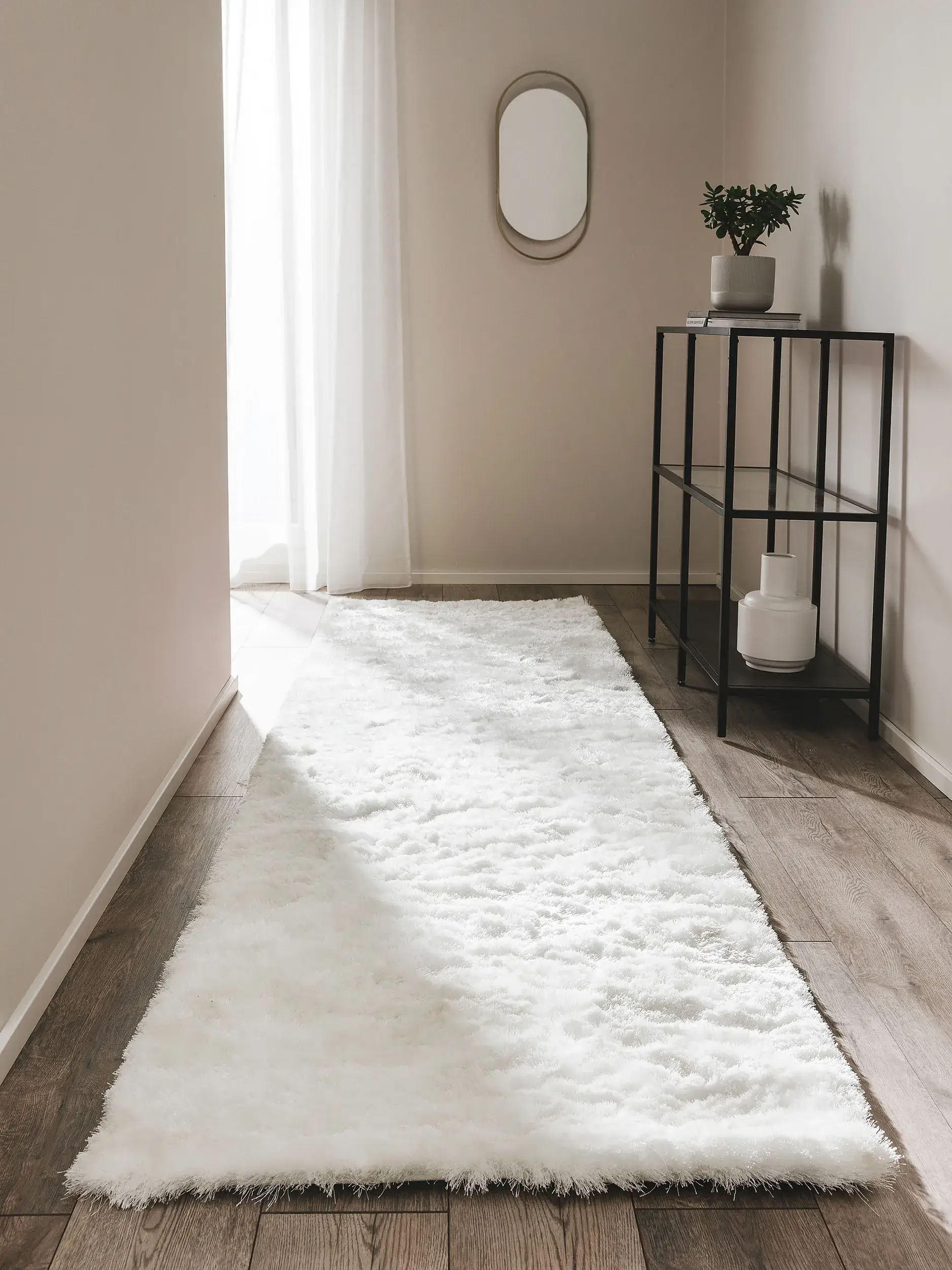 Tapijt van 100% Polyester in Wit met een 100% Polyester hoge pool van benuta nest