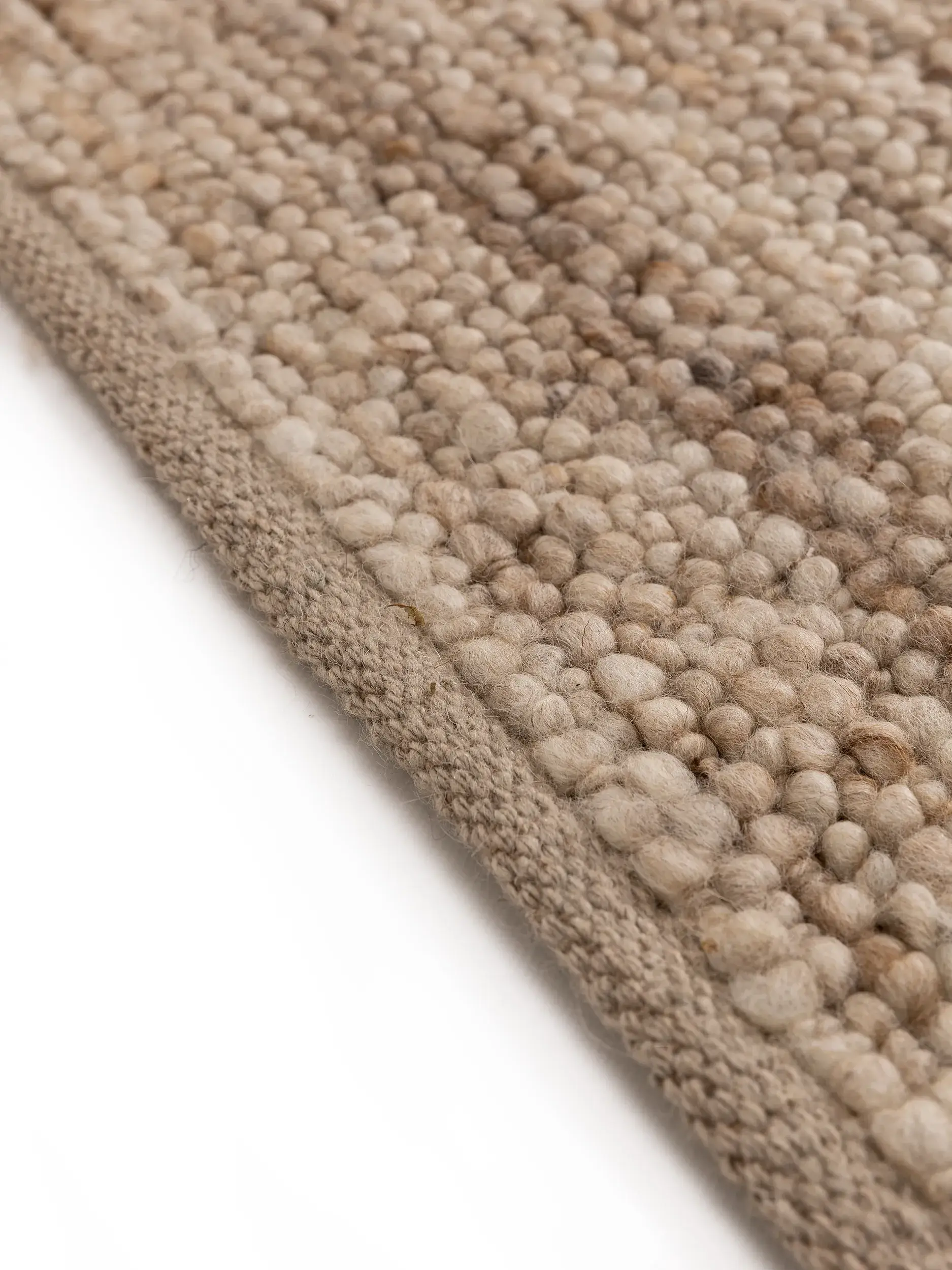 Teppich aus 70% Wolle, 30% Jute in Beige mit 70% Wolle, 30% Jute hohem Flor von benuta Pure