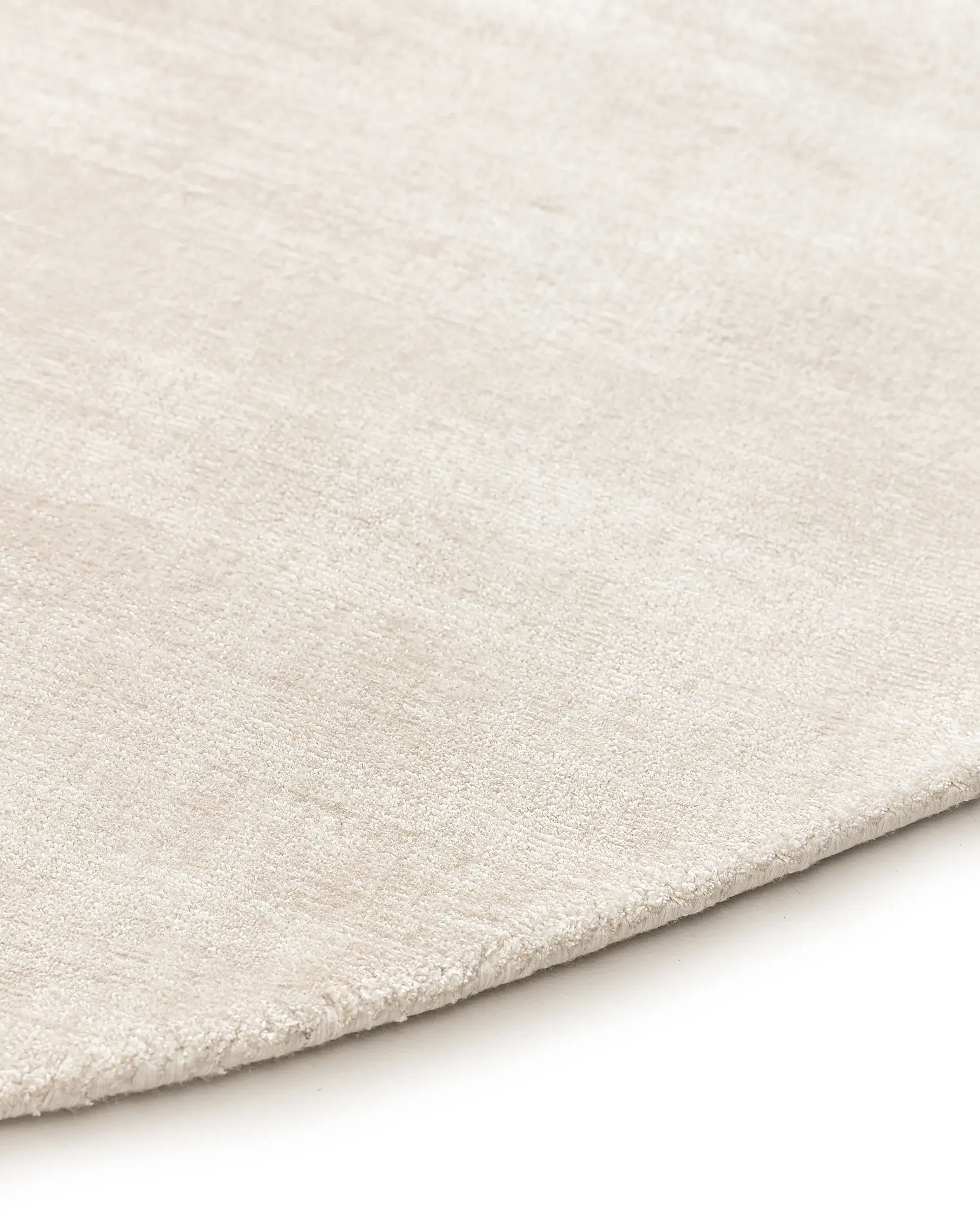 Teppich aus 100% Viskose in Beige mit 100% Viskose hohem Flor von benuta Pure