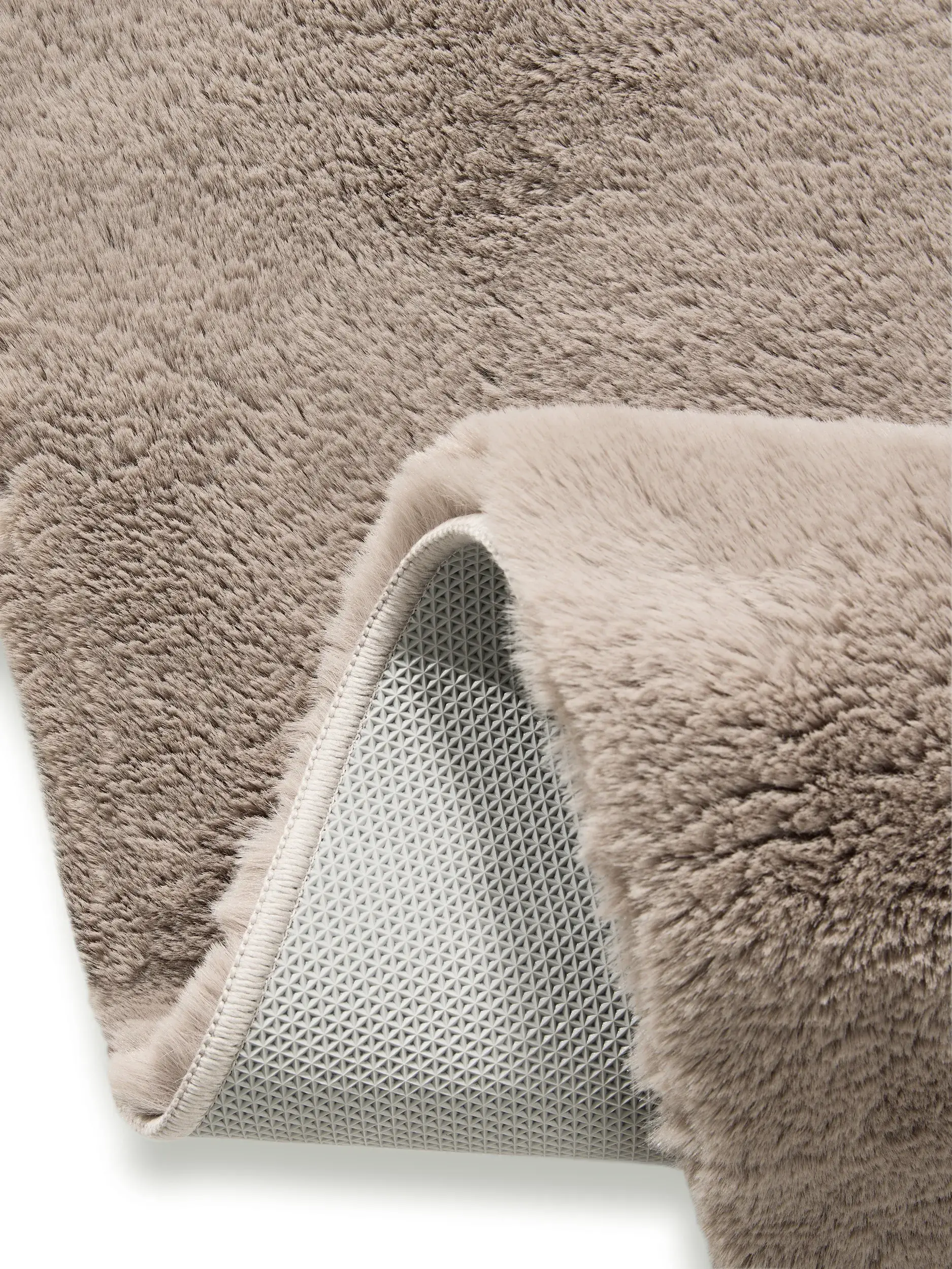 Teppich Dave aus 100% Polyester in Taupe von benuta Nest