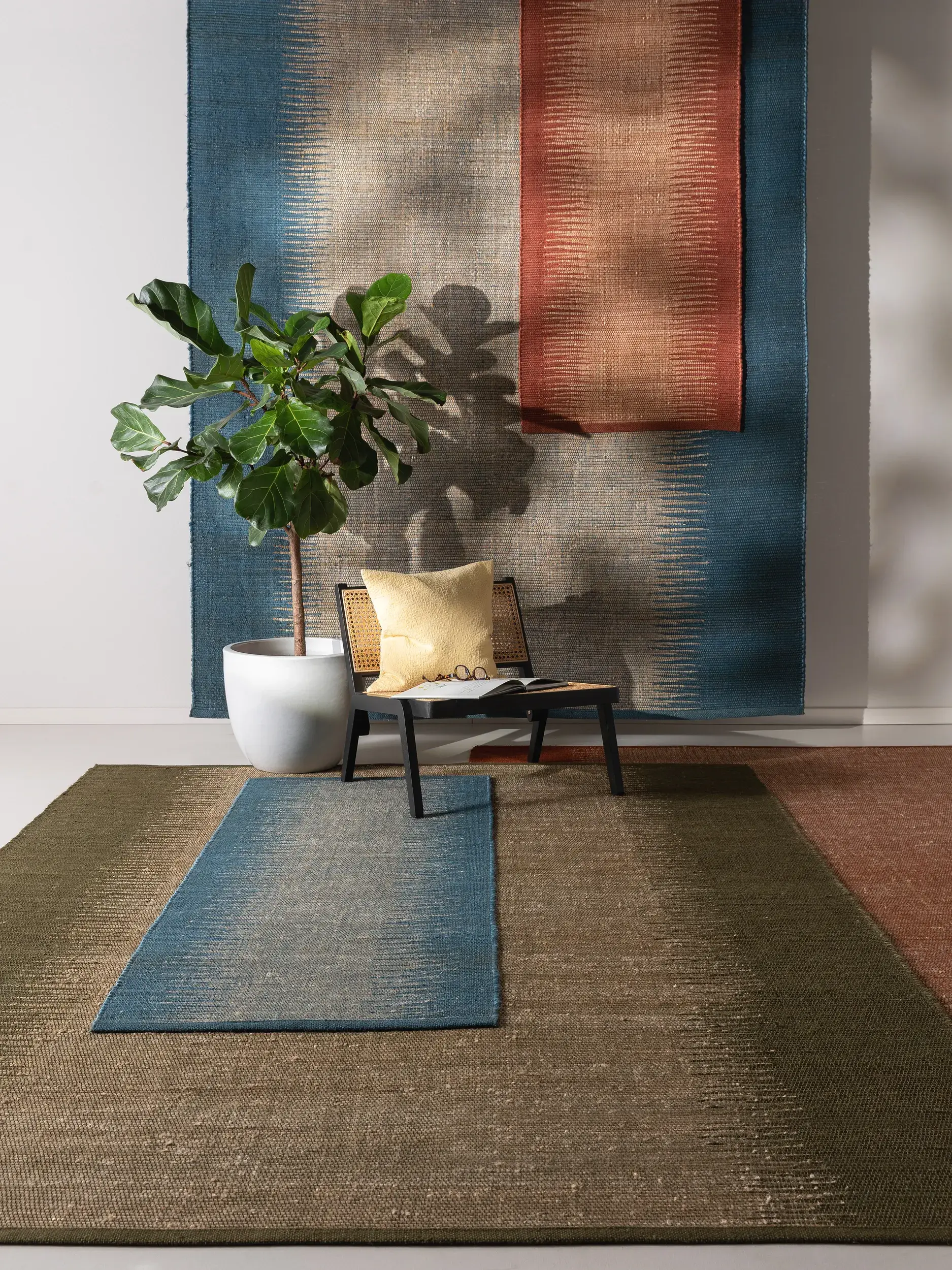 Rug made of 79% Jute, 21% Baumwolle in Grün with a 79% Jute, 21% Baumwolle high pile by benuta Pure