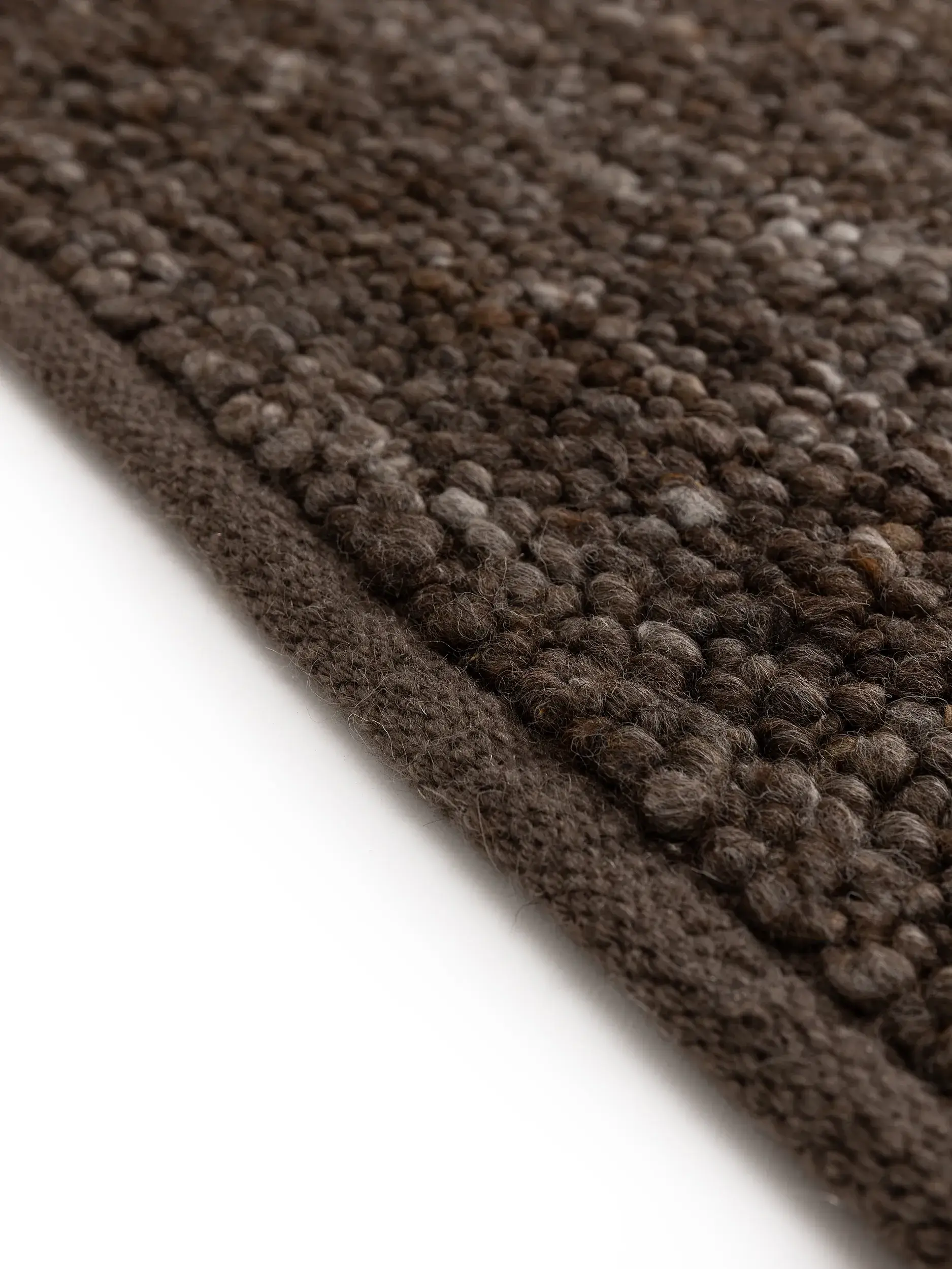 Teppich aus 70% Wolle, 30% Jute in Braun mit 70% Wolle, 30% Jute hohem Flor von benuta Pure