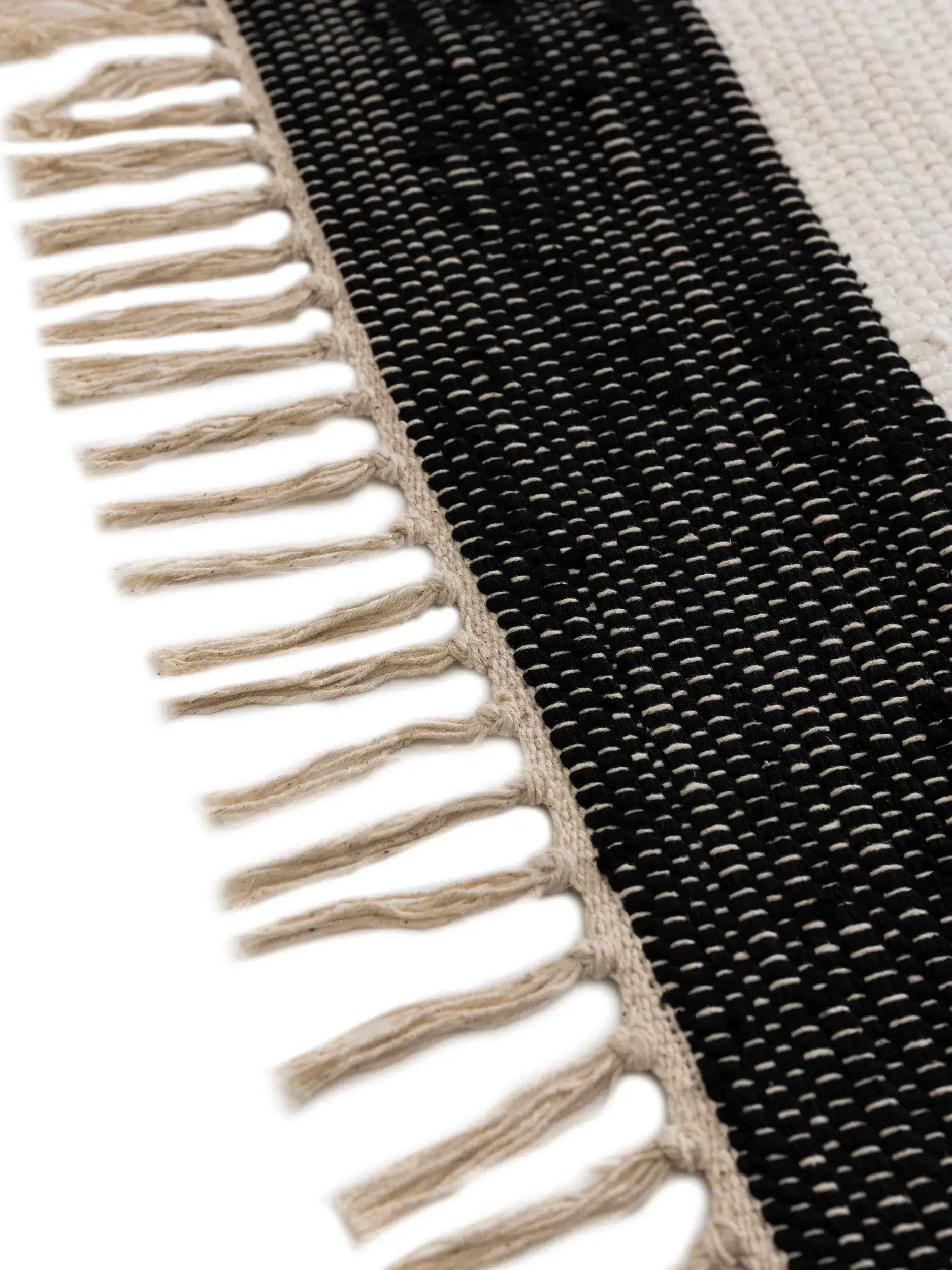 Teppich aus 100% Recycelte Baumwolle in Schwarz/Weiß mit 100% Recycelte Baumwolle hohem Flor von benuta Basic