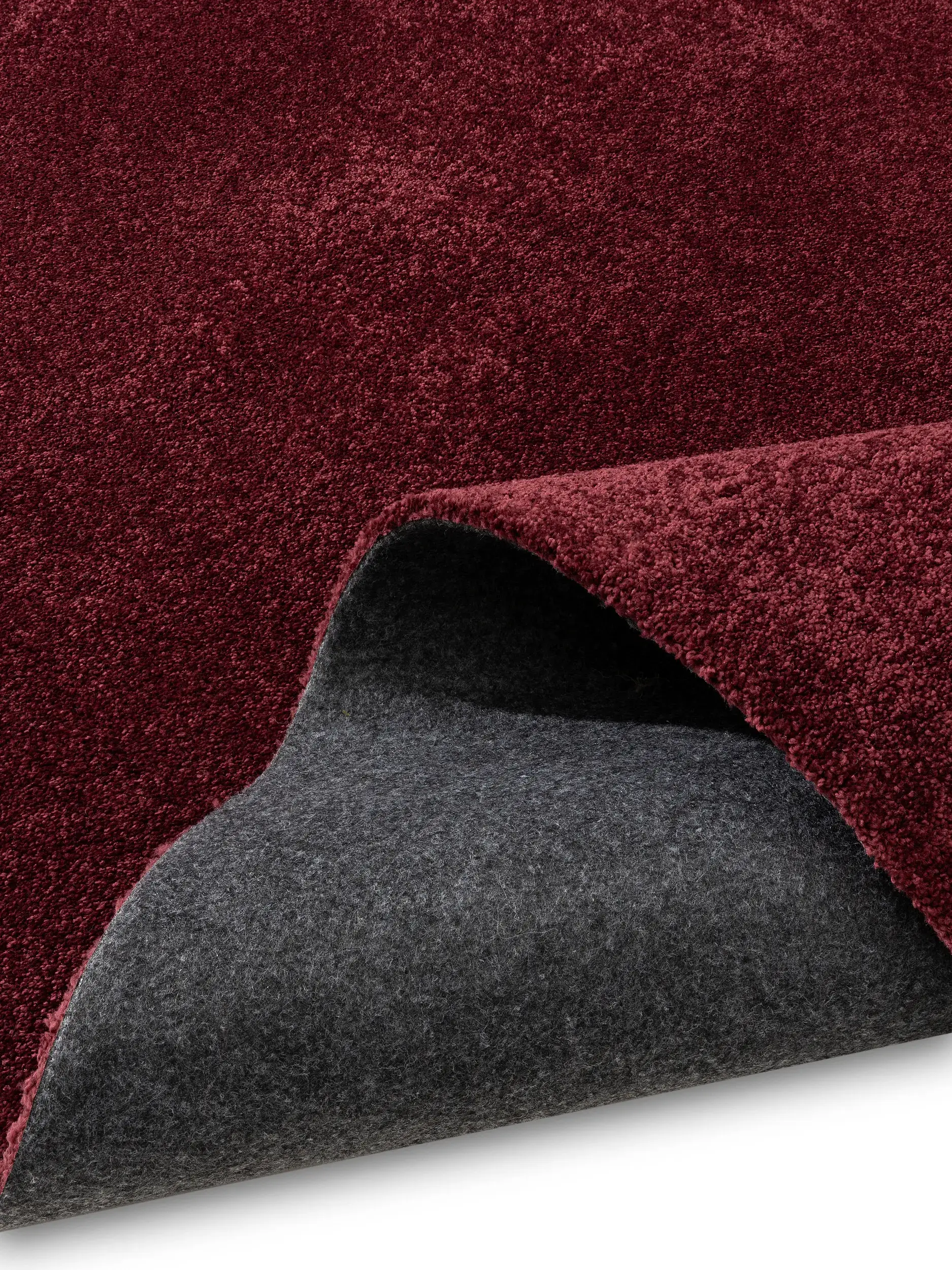 Matto 100% Polyester (30% recycelt)a värissä Rot 100% Polyester (30% recycelt) korkealla nukalla merkiltä benuta Nest