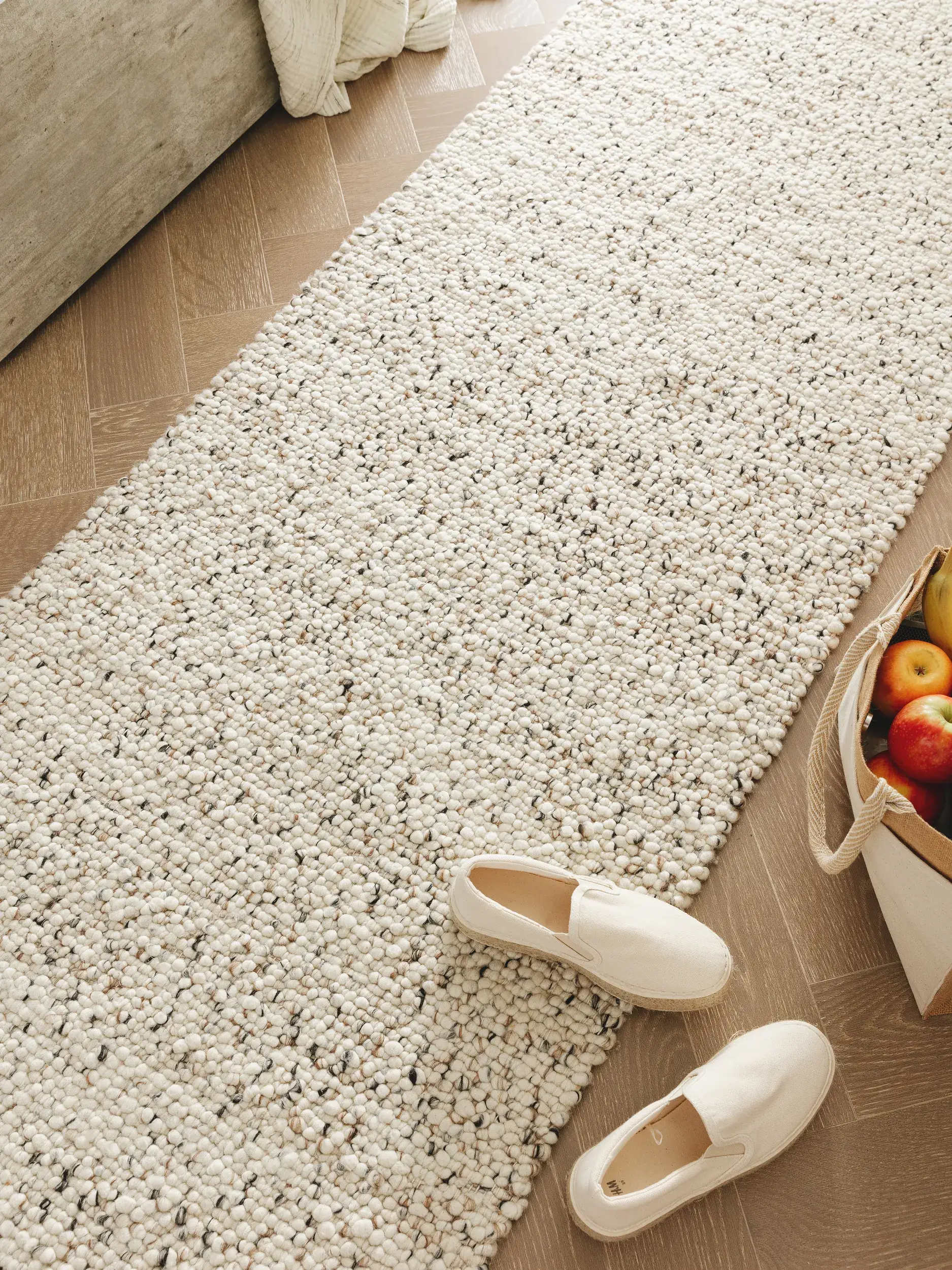 Tapis en 70% Laine (de Nouvelle-Zélande), 30% Polyester en Noir/Blanc avec une pile de 70% Laine (de Nouvelle-Zélande), 30% Polyester de hauteur de benuta pure