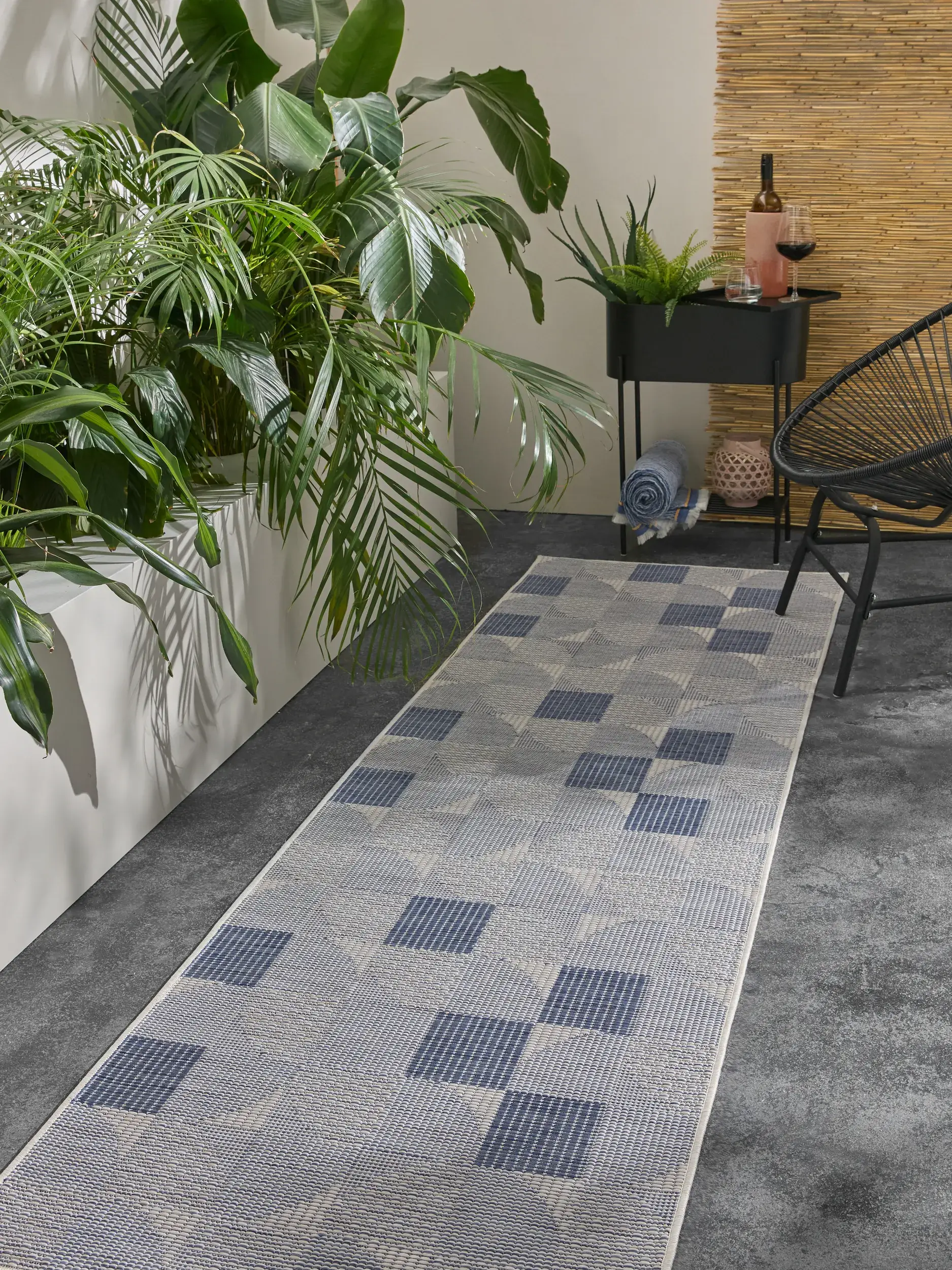 Rug made of 100% Polypropylen in Blue with a 100% Polypropylen high pile by benuta Nest