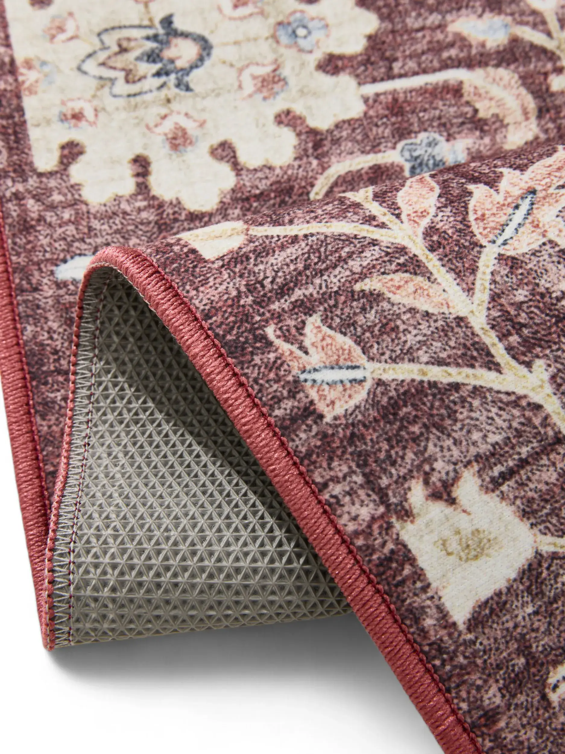 Rug made of 100% Polyester in Red with a 100% Polyester high pile by benuta Basic