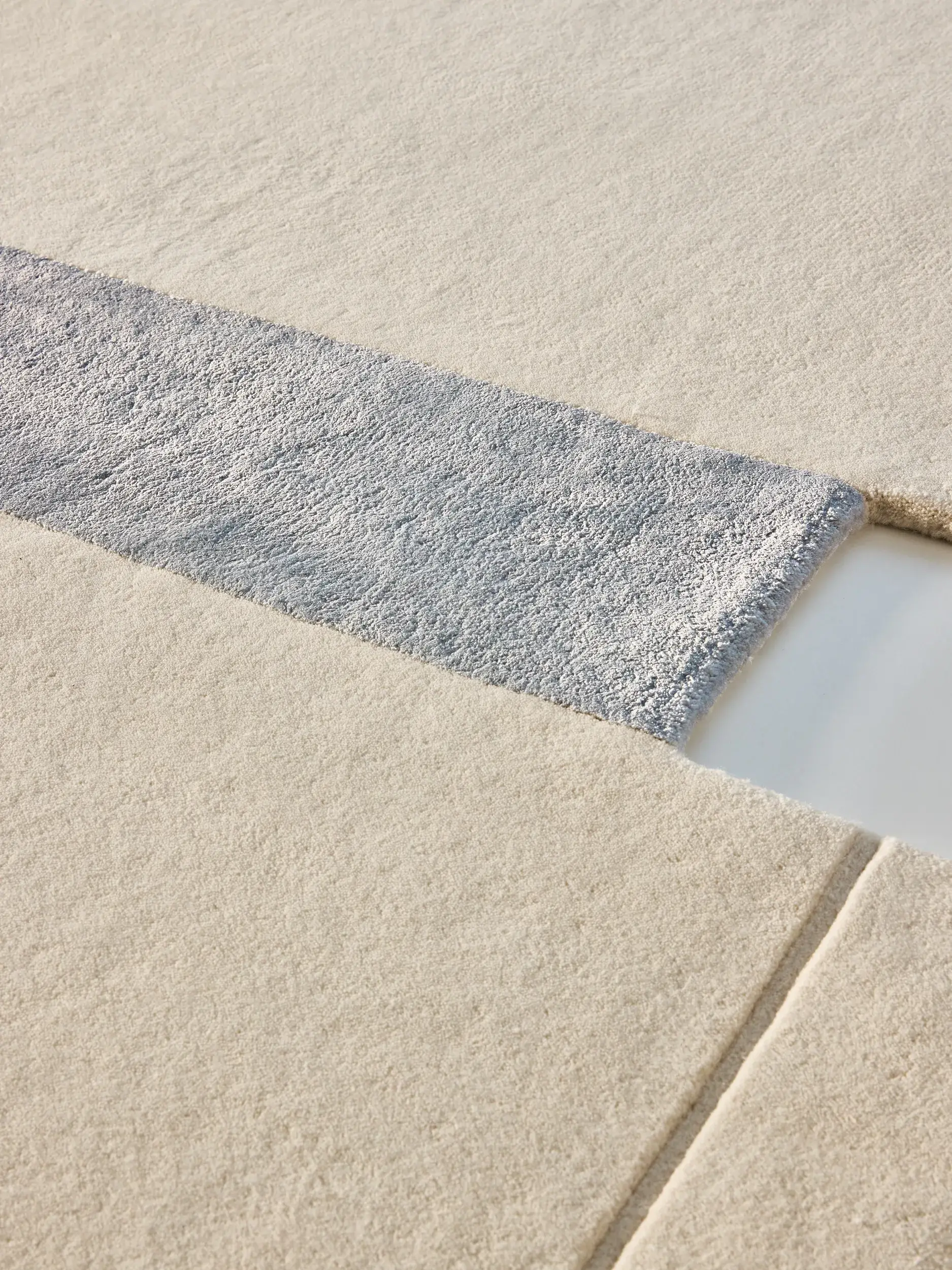 Rug Kinga made of 90% Wool, 10% Lyocell (Tencel™) in Beige by benuta Finest