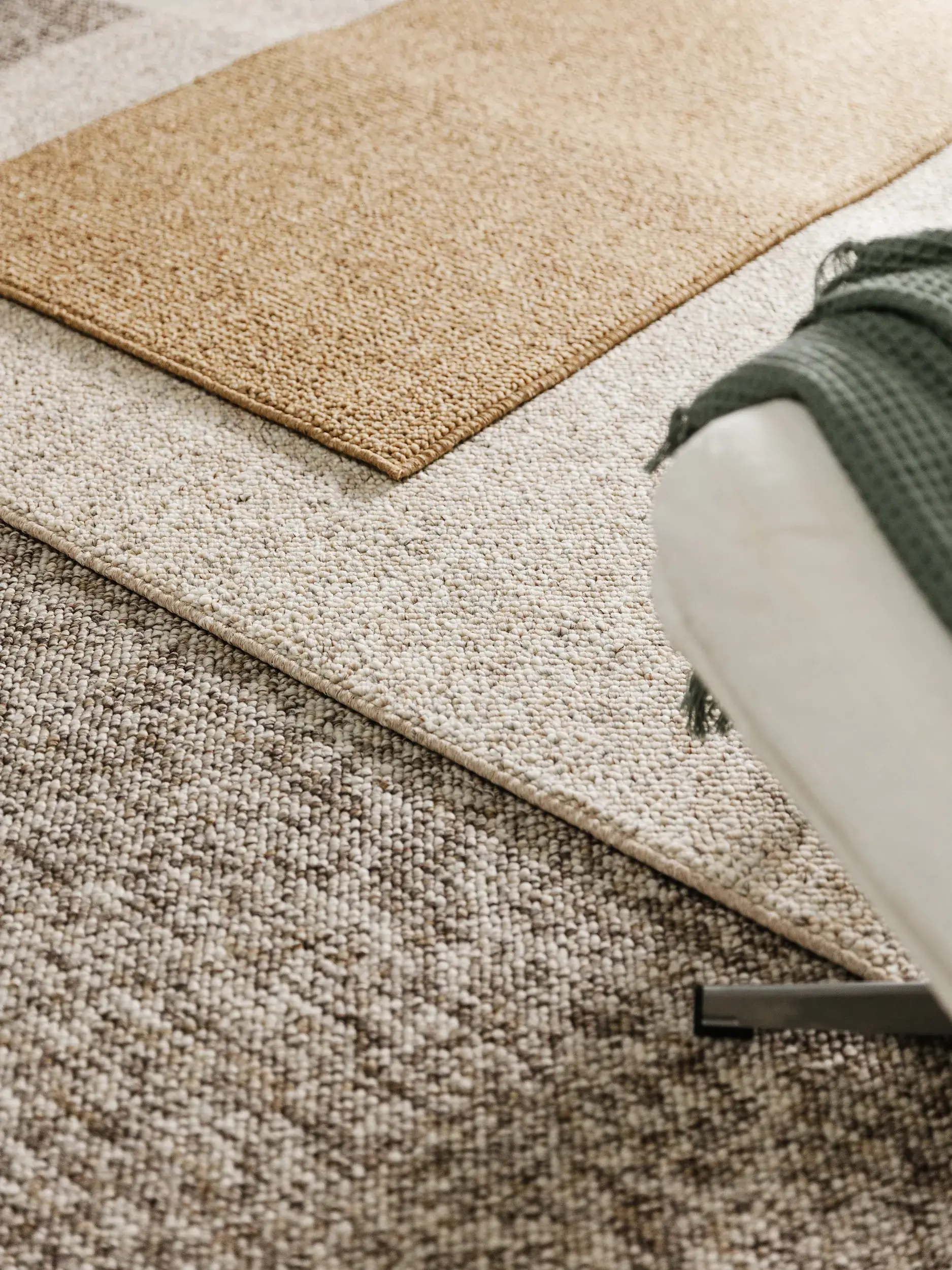 Teppe av 100% Polypropylen i Taupe med 100% Polypropylen høy lugg fra benuta Nest
