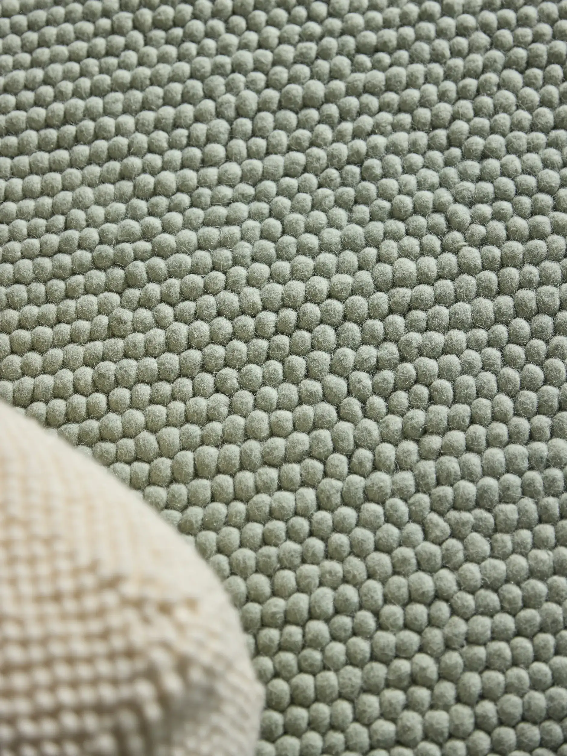 Matta Beads av 70% Ull, 30% Polyester i Grön från benuta pure