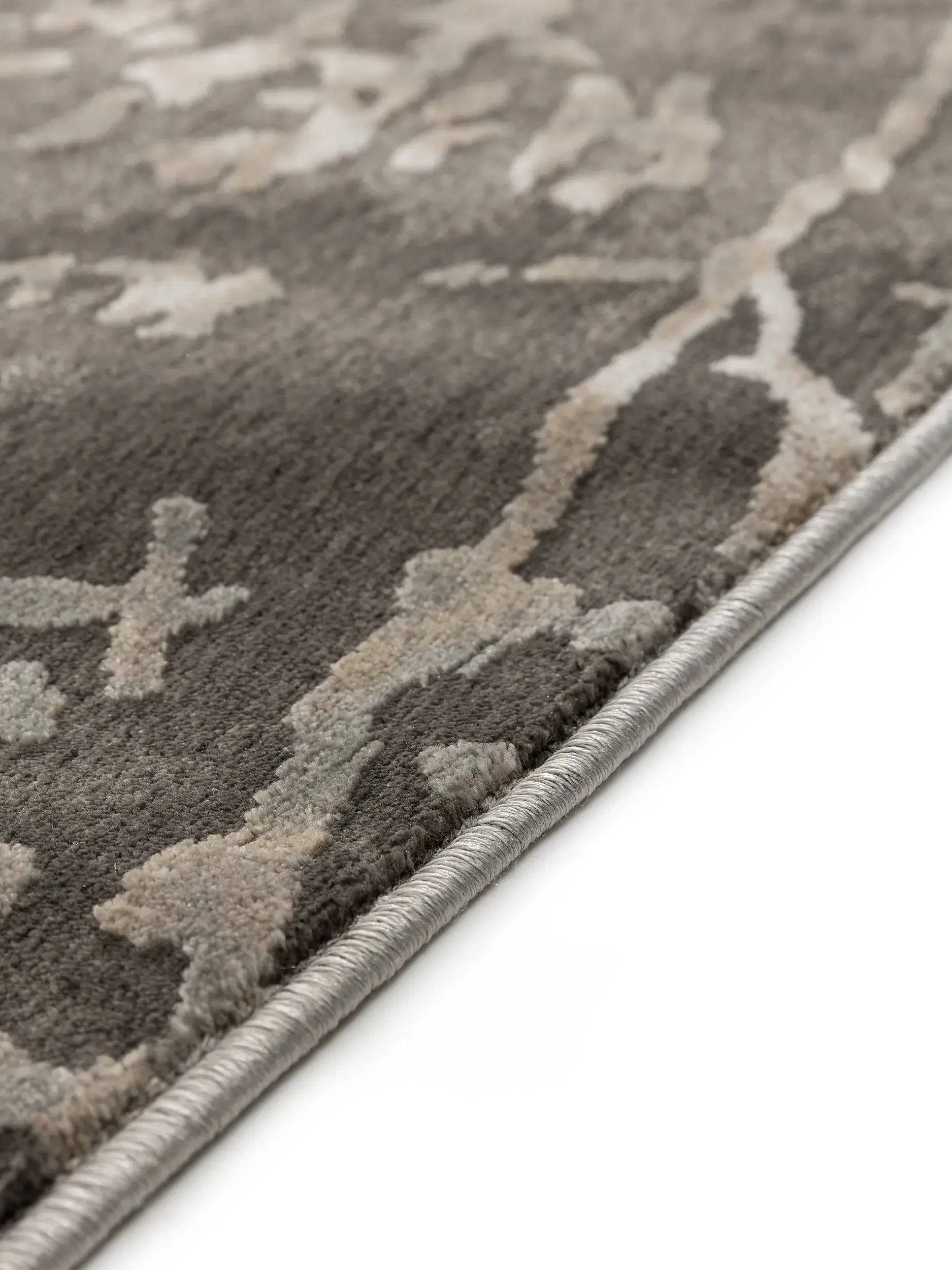 Tappeto di 100% Poliestere in Grigio con pelo alto 100% Poliestere da benuta nest