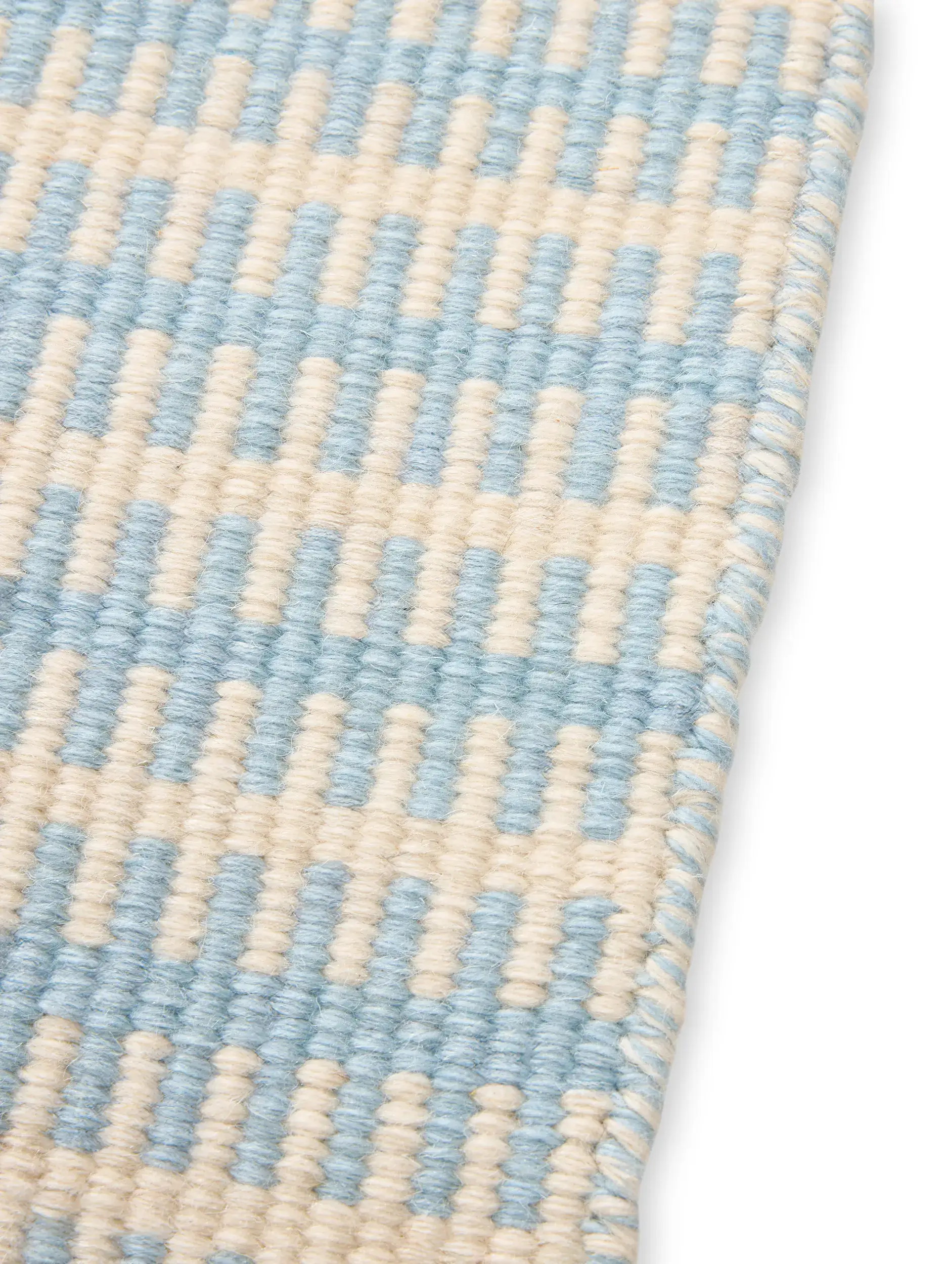 Rug made of 100% Wolle in Blau with a 100% Wolle high pile by Lytte