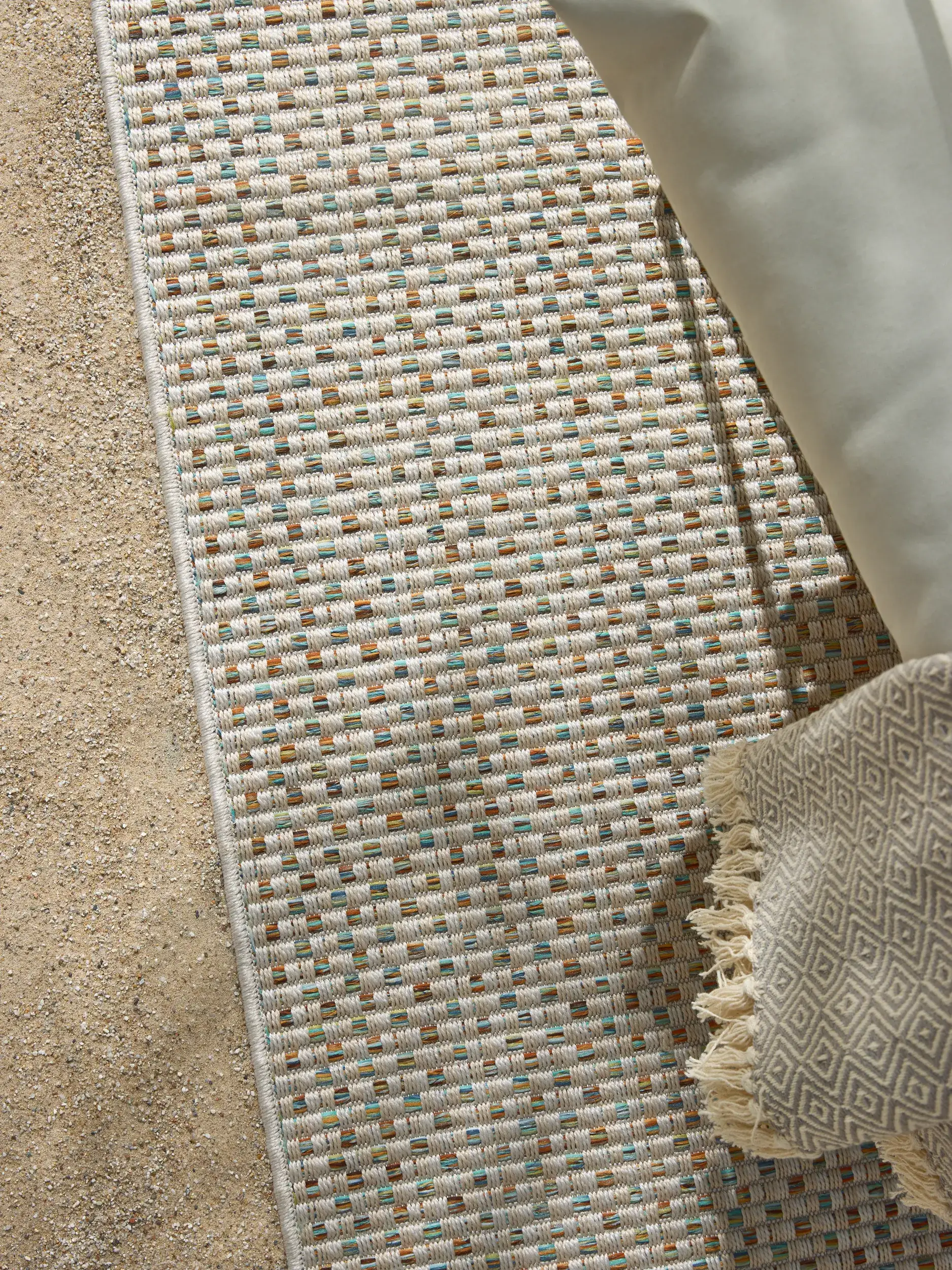 Rug made of 100% Polypropylen in Beige with a 100% Polypropylen high pile by benuta Nest