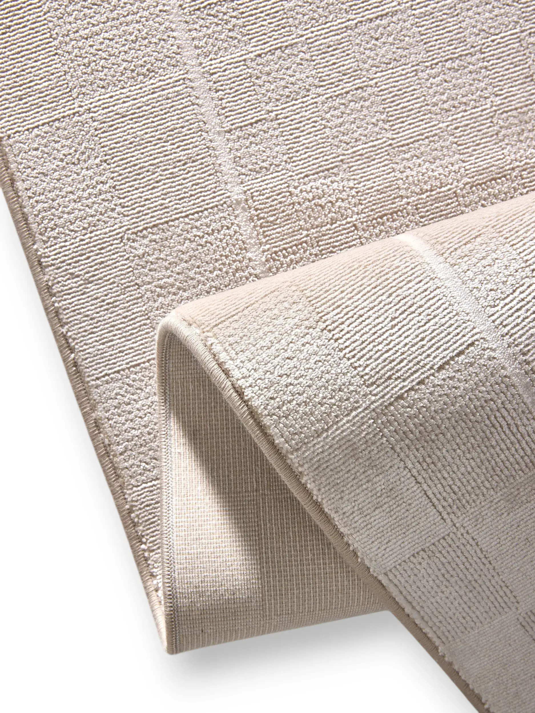 Teppich aus 60% Viskose, 40% Polyacryl (Chenille) in Beige mit 60% Viskose, 40% Polyacryl (Chenille) hohem Flor von benuta Finest