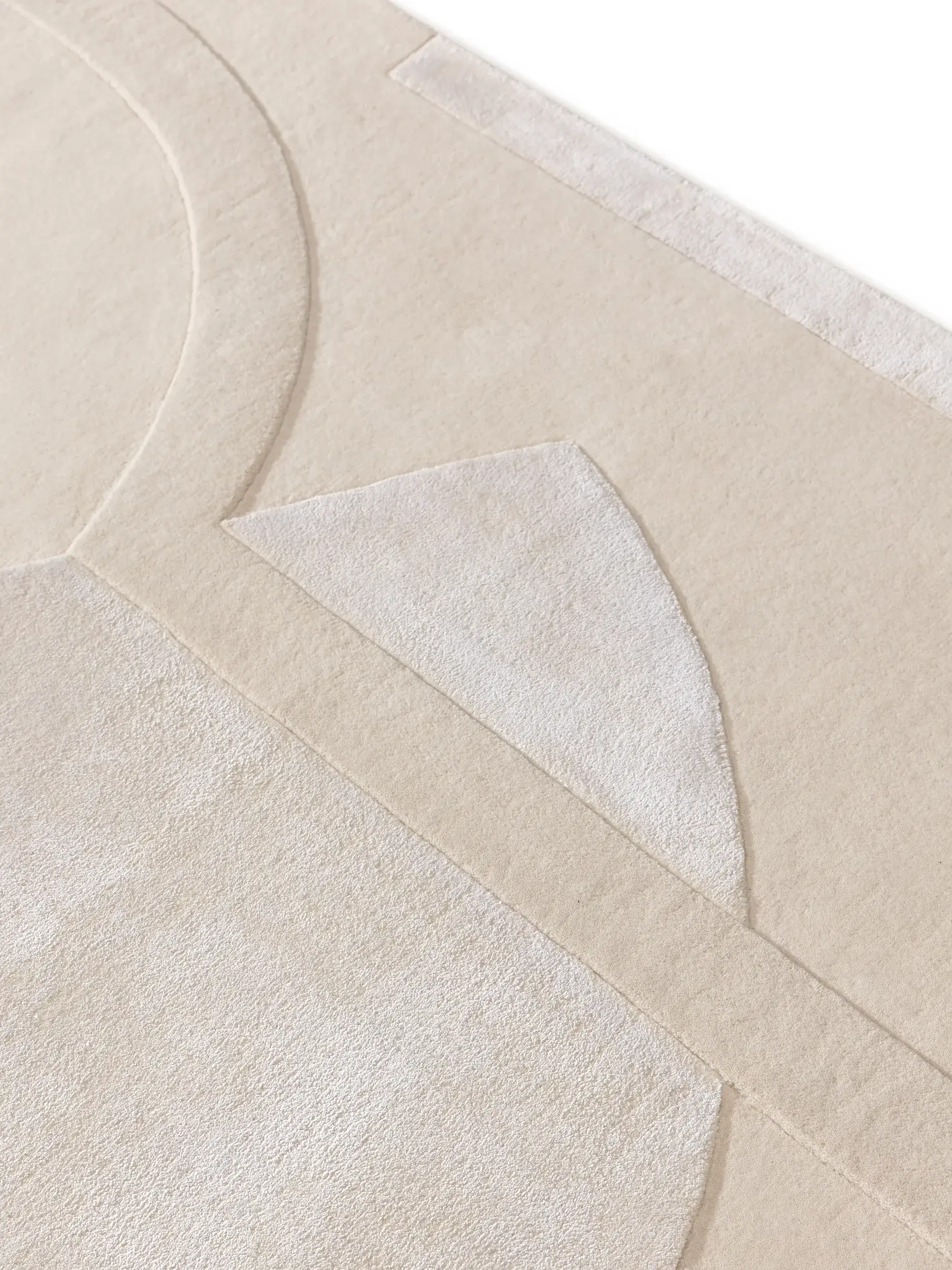 Teppich aus 75% Wolle, 25% Lyocell (Tencel™) in Beige mit 75% Wolle, 25% Lyocell (Tencel™) hohem Flor von benuta Finest