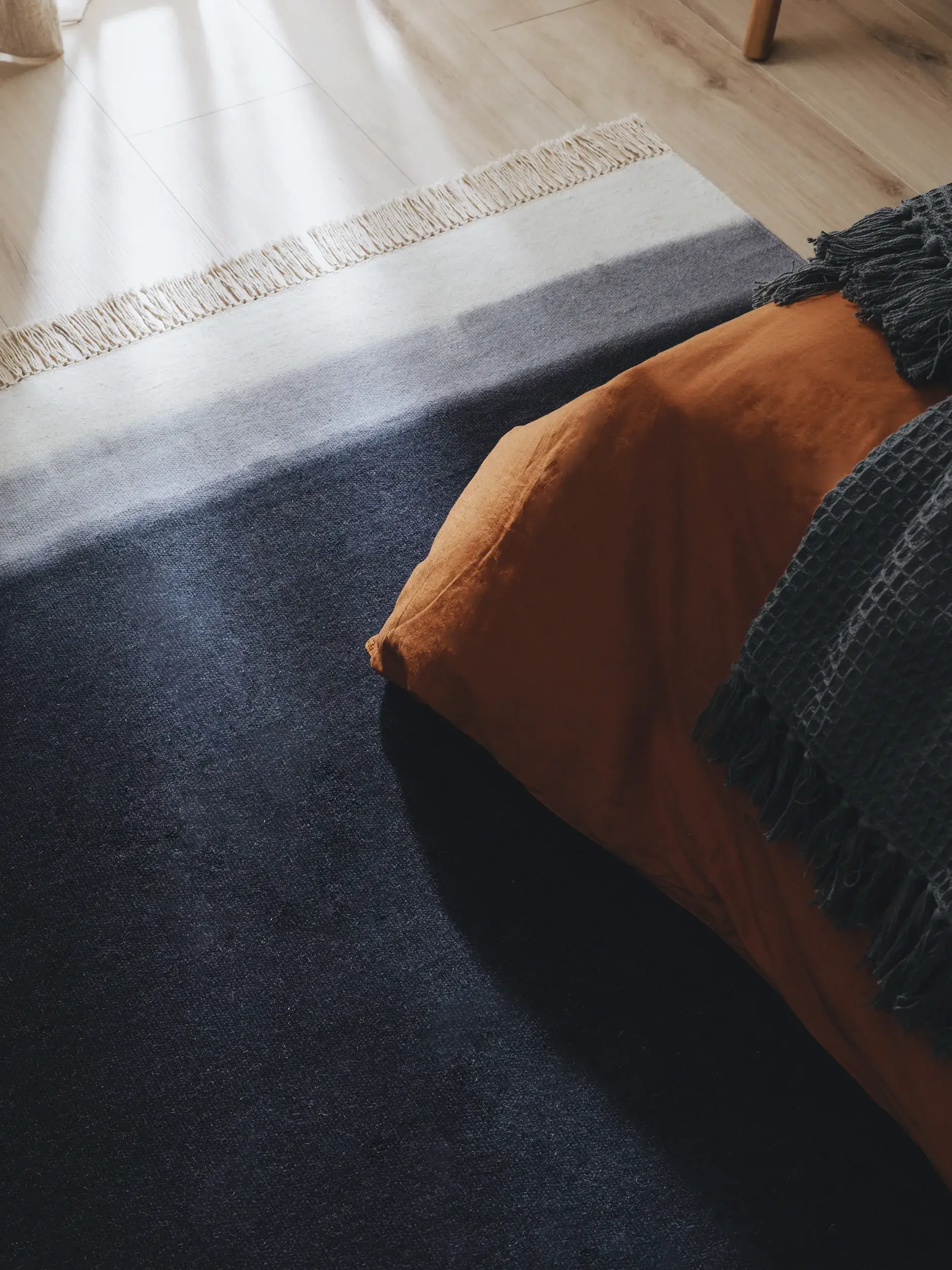 Teppich aus 80% Wolle, 20% Baumwolle in Blau mit 80% Wolle, 20% Baumwolle hohem Flor von benuta Pop