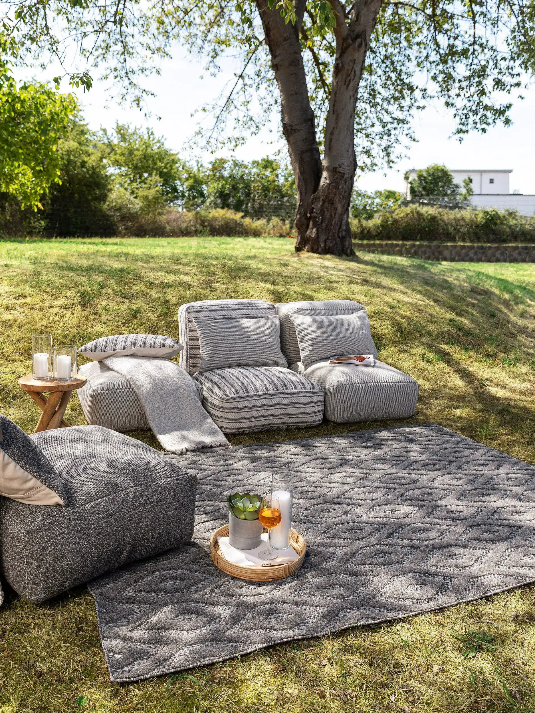 Rug made of 100% Polypropylen in Grey with a 100% Polypropylen high pile by benuta