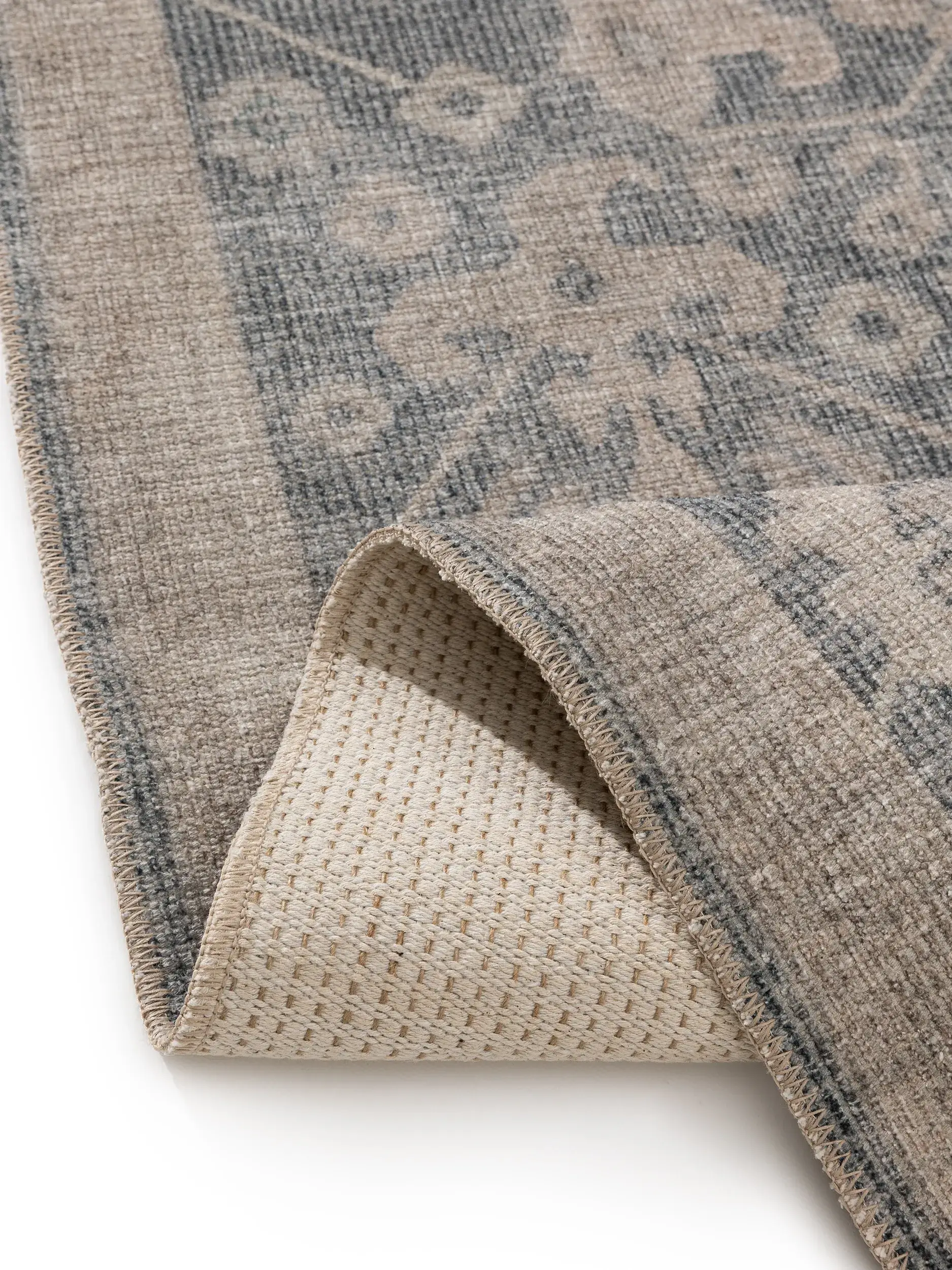 Tapijt van 50% Polyester, 50% Polykatoen in Grijs met een 50% Polyester, 50% Polykatoen hoge pool van benuta nest