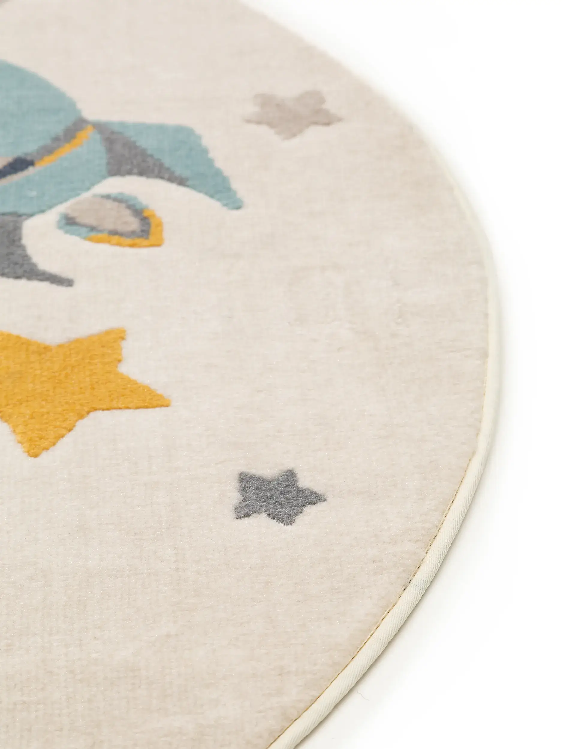 Rug made of 100% Polypropylen in Beige with a 100% Polypropylen high pile by Lytte