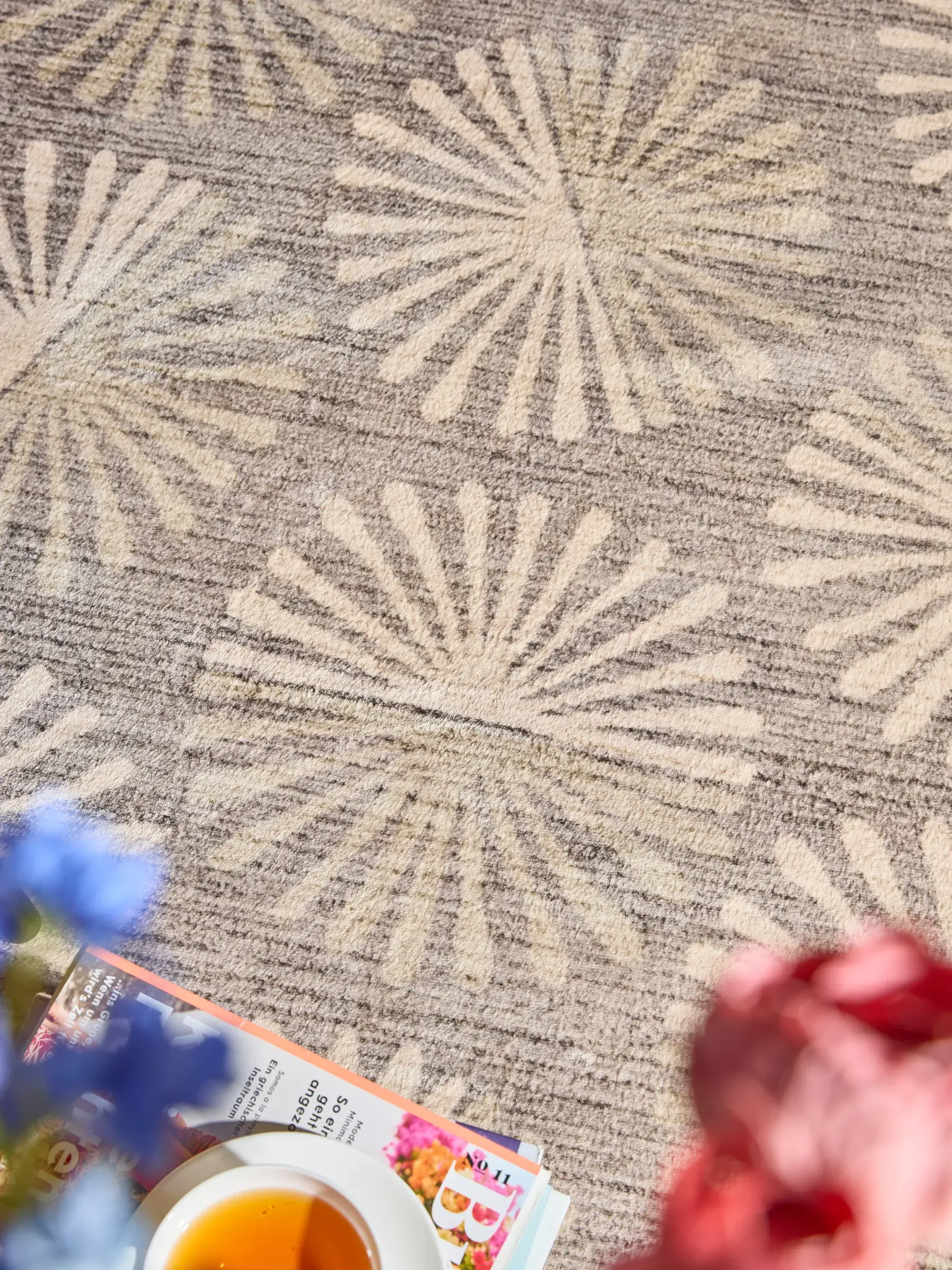 Alfombra de 100% Poliéster en Taupe con un pelo de {{Placeholder_Pile Height}} de altura de benuta nest
