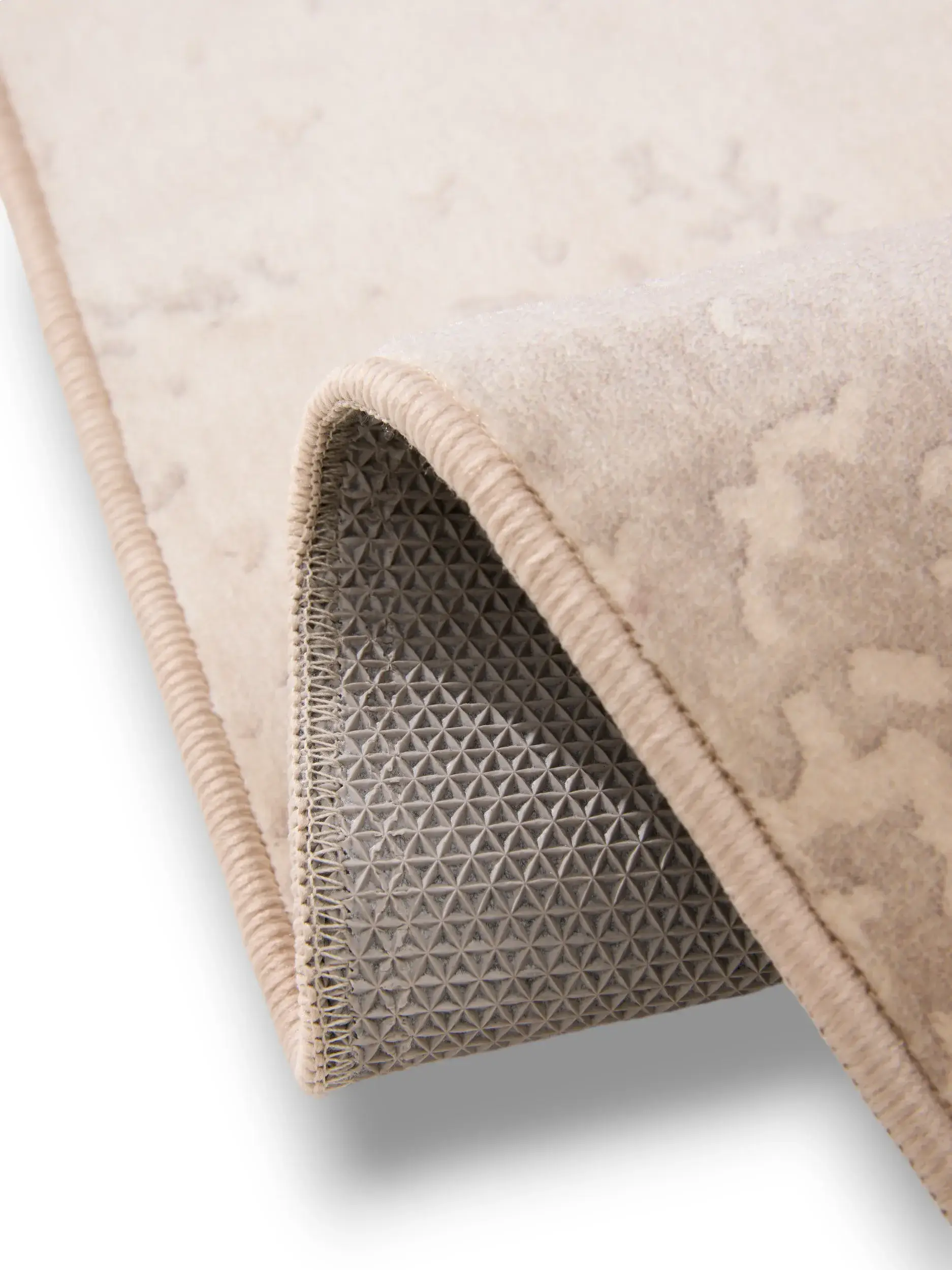Teppich aus 100% Polyester in Beige mit 100% Polyester hohem Flor von benuta Pop