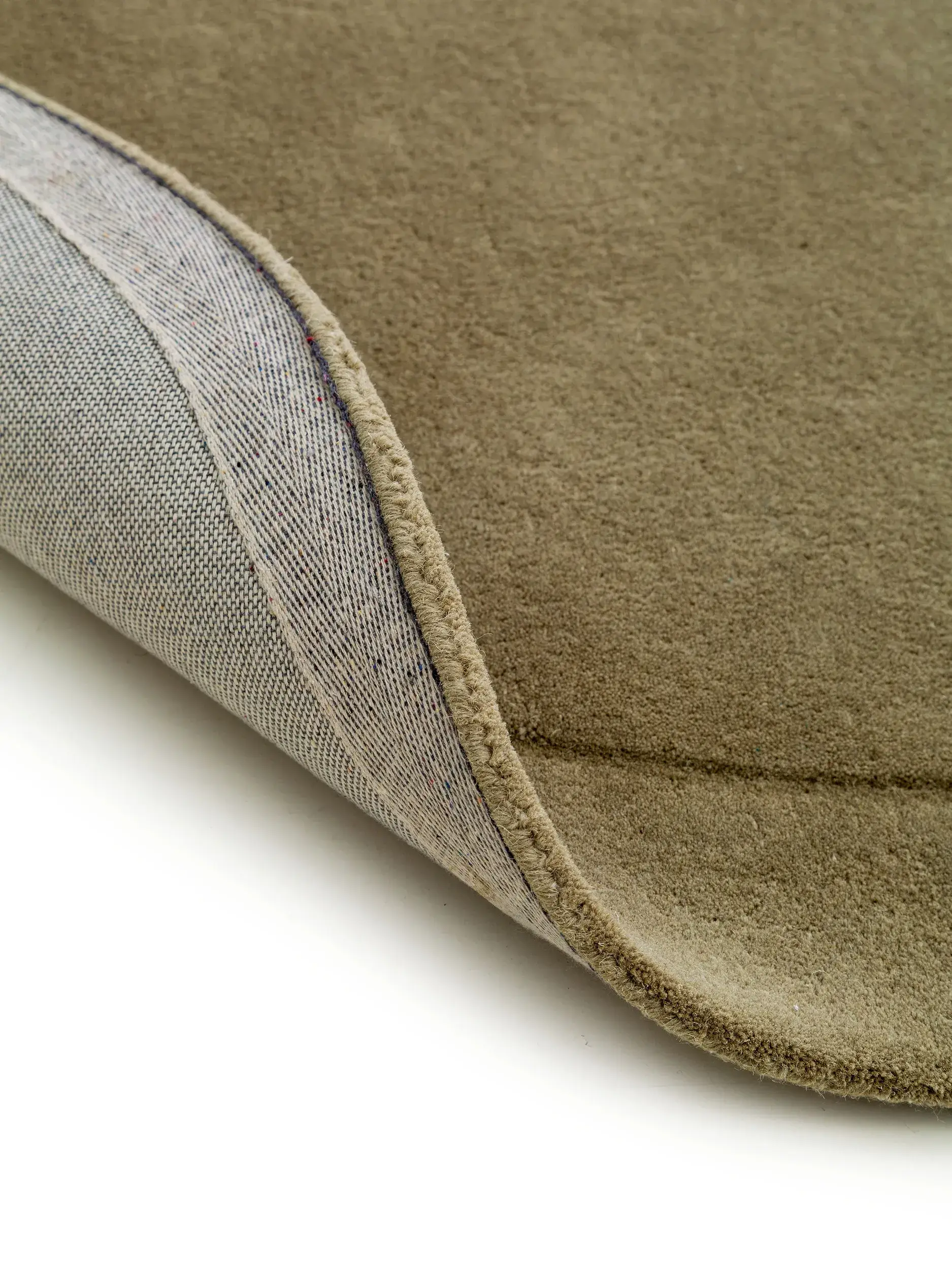 Tapijt van 100% Wol in Groen met een 100% Wol hoge pool van benuta pure