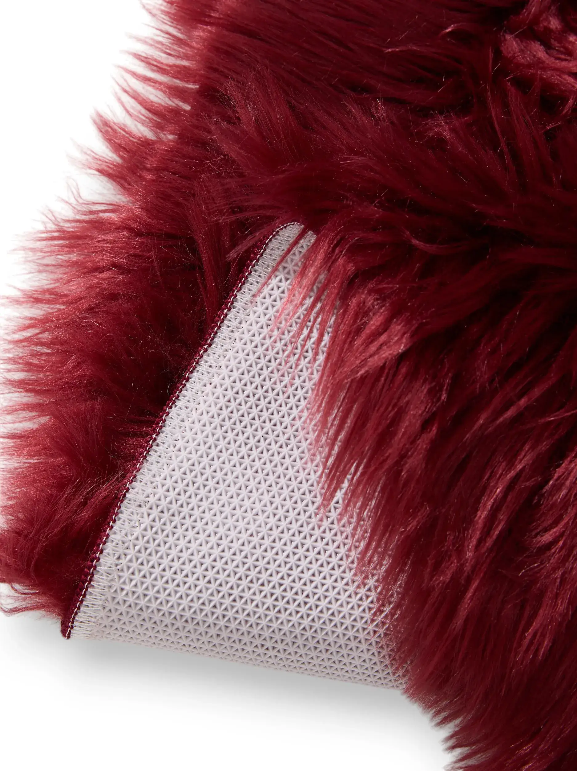 Tappeto di 70% Poliacrilico, 30% Poliestere in Rosso con pelo alto 70% Poliacrilico, 30% Poliestere da benuta POP