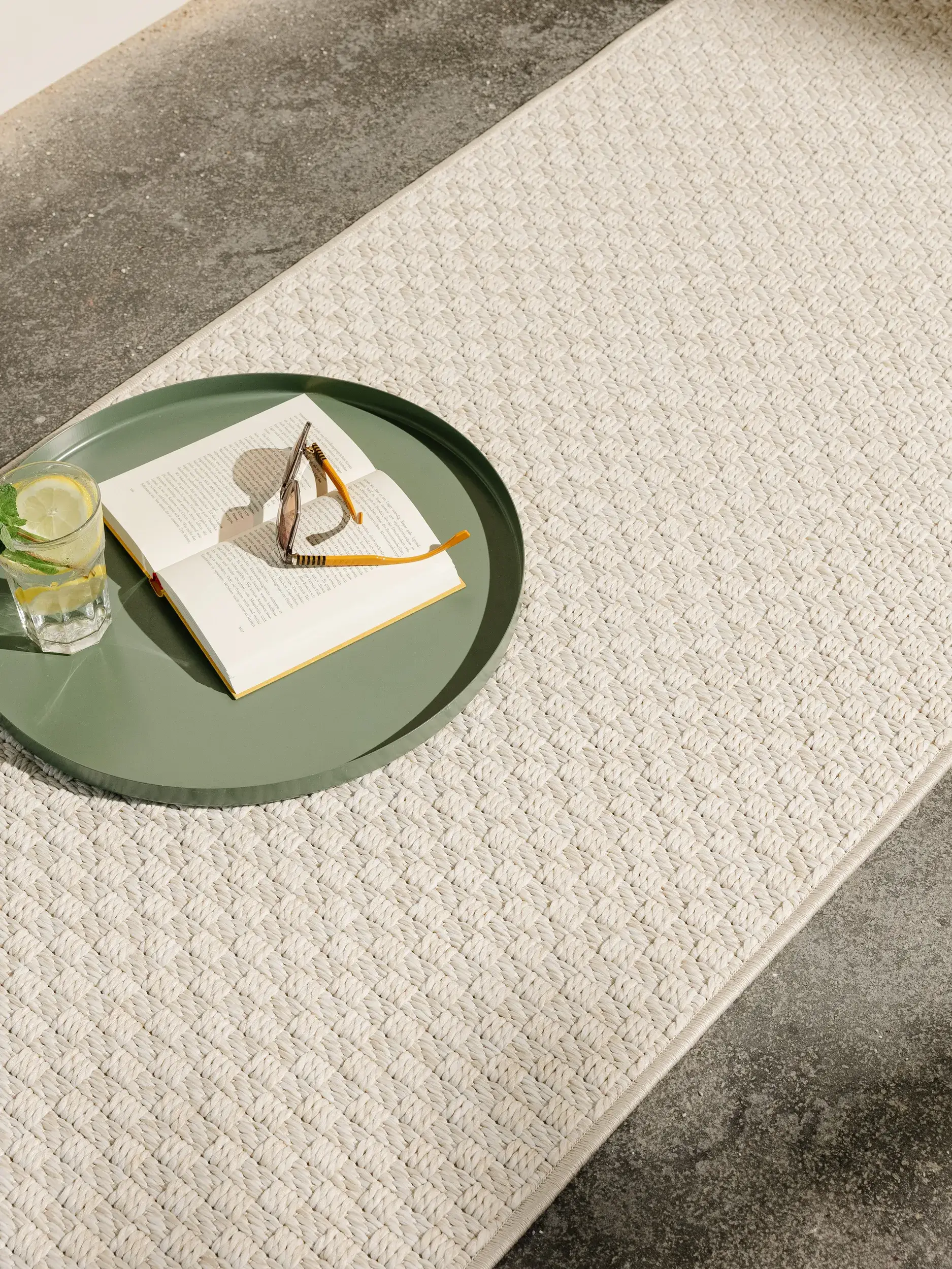 Teppich aus 100% Polypropylen in Beige mit 100% Polypropylen hohem Flor von benuta Pop