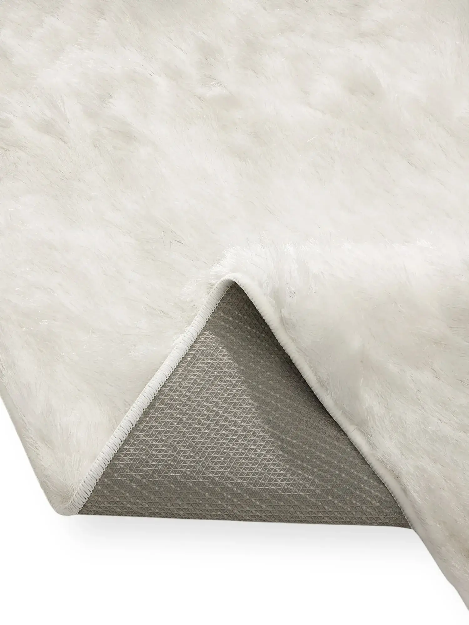 Teppich Whisper aus 100% Polyester in Weiß von benuta Nest