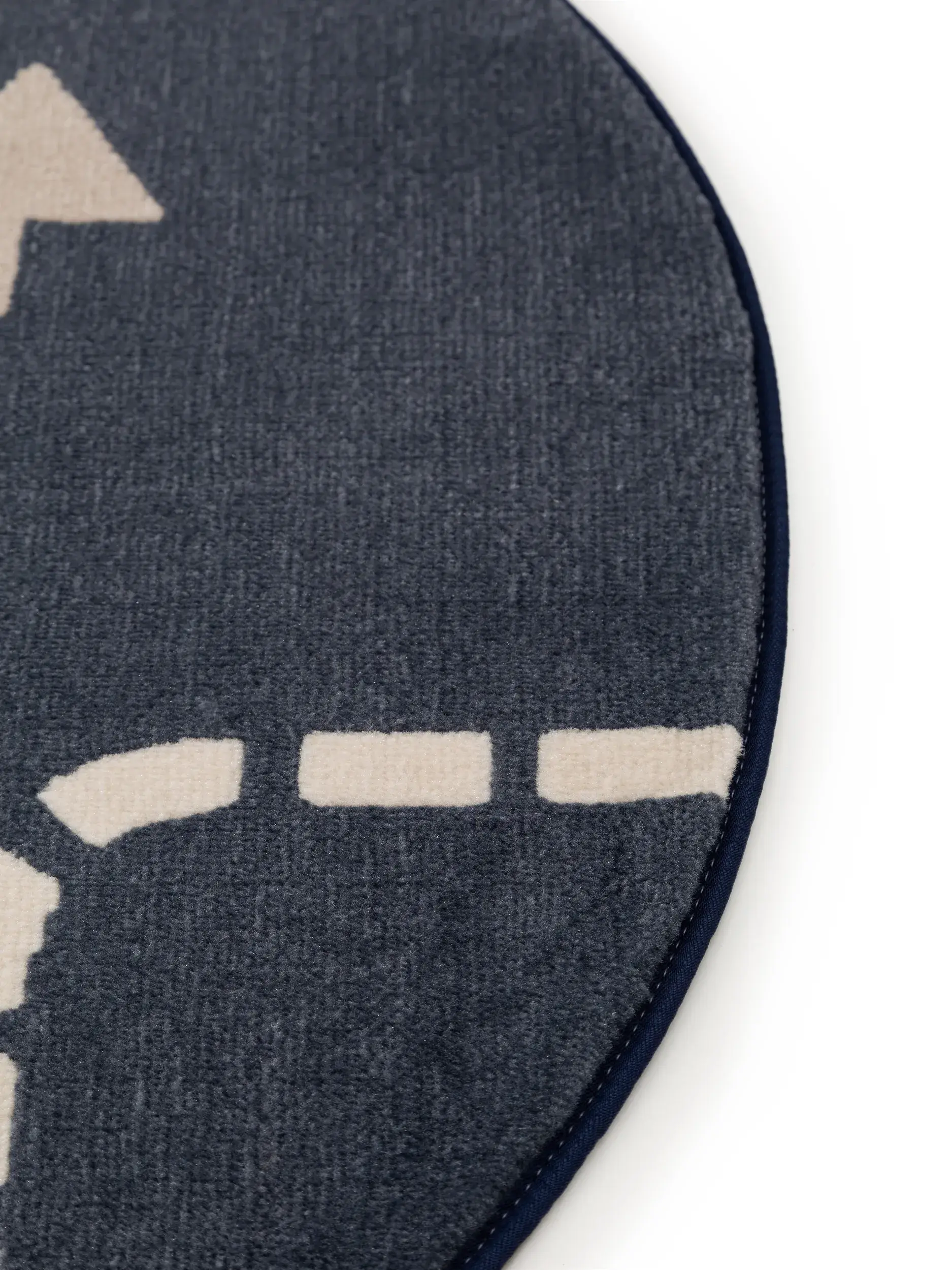 Tapijt van 100% Polypropyleen in Blauw met een 100% Polypropyleen hoge pool van Lytte