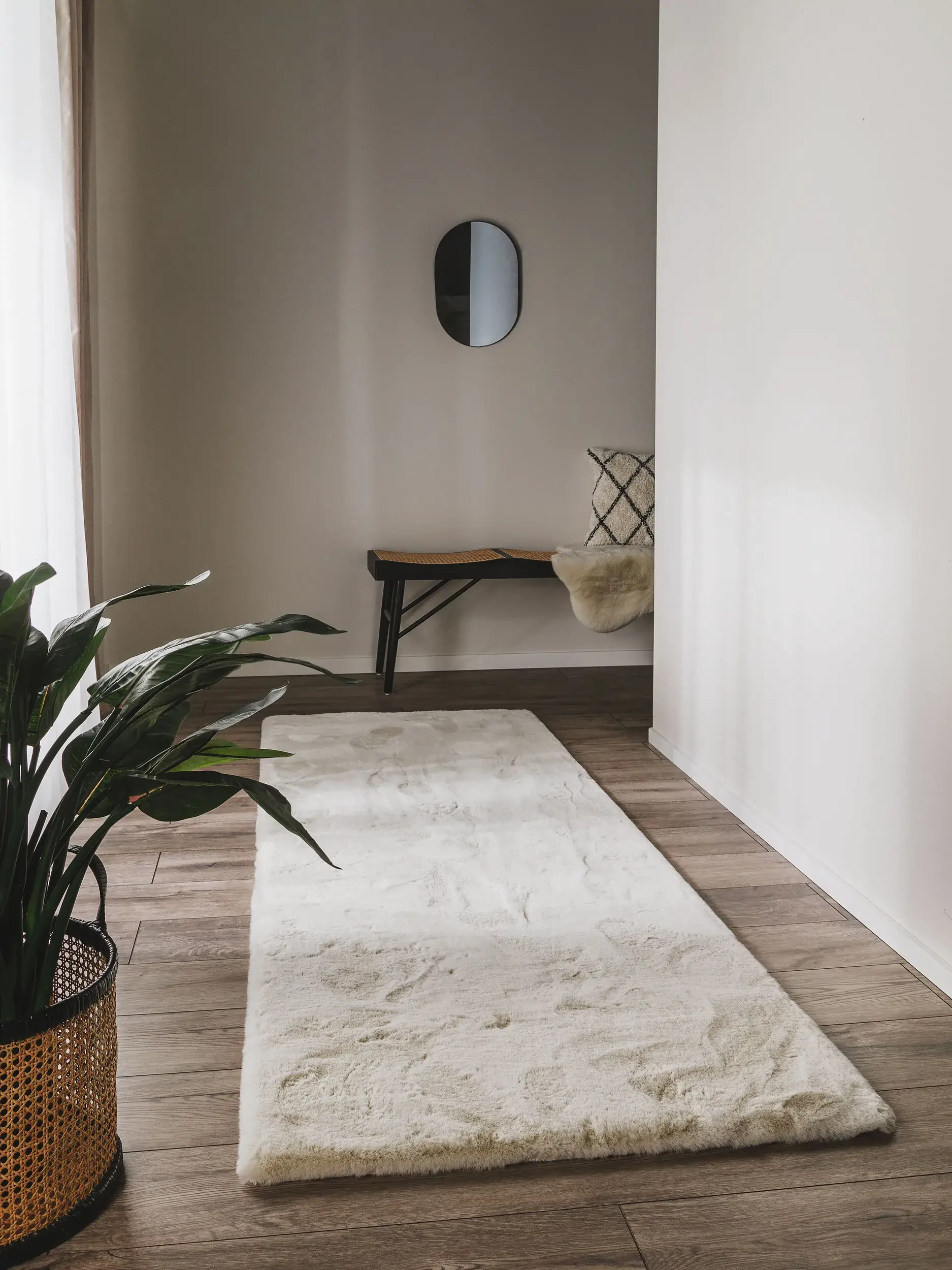 Teppich aus 100% Polyester in Beige mit 100% Polyester hohem Flor von benuta Nest