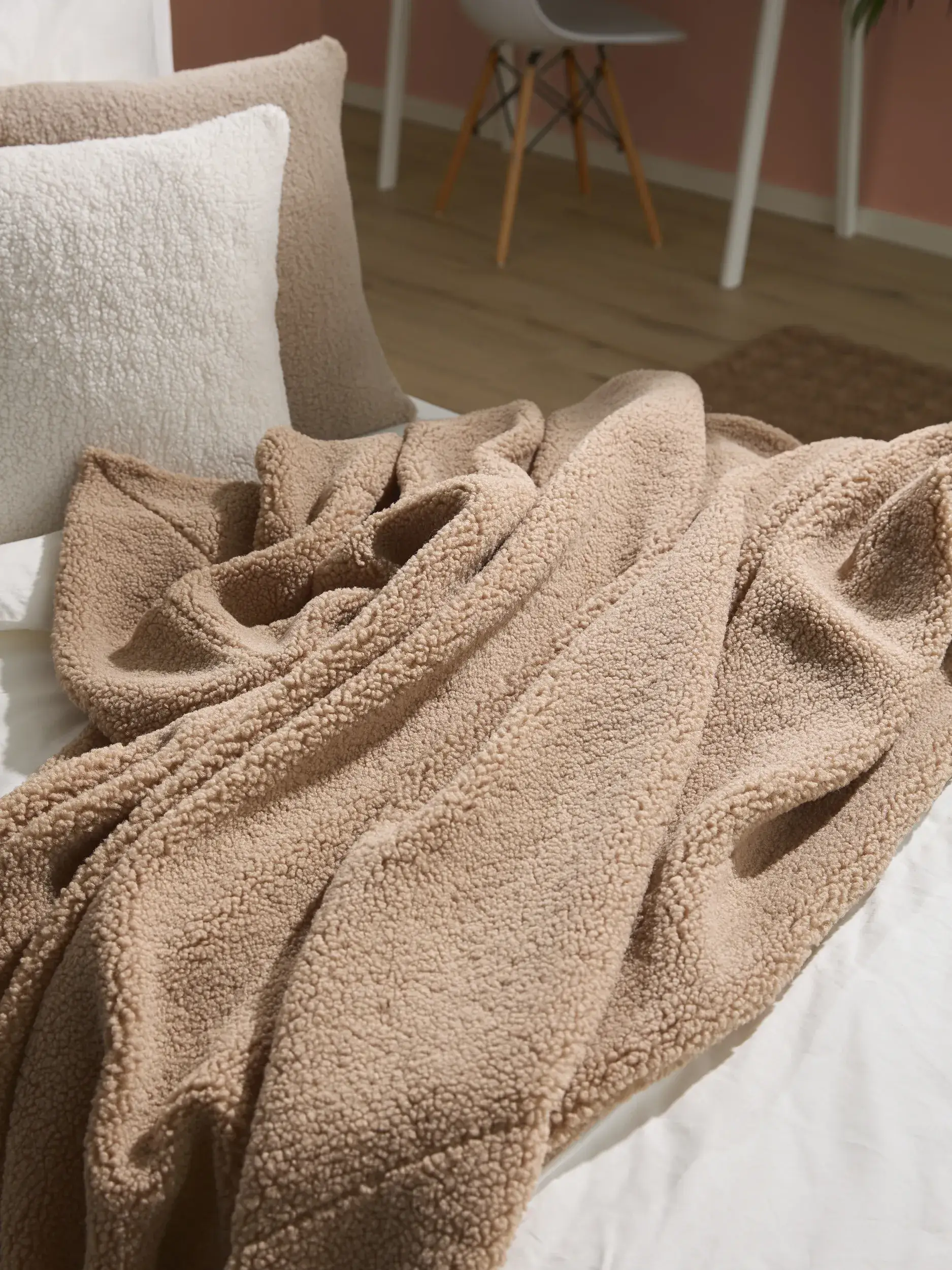 Decke Ted Hellbraun im Design  aus  von benuta Pop