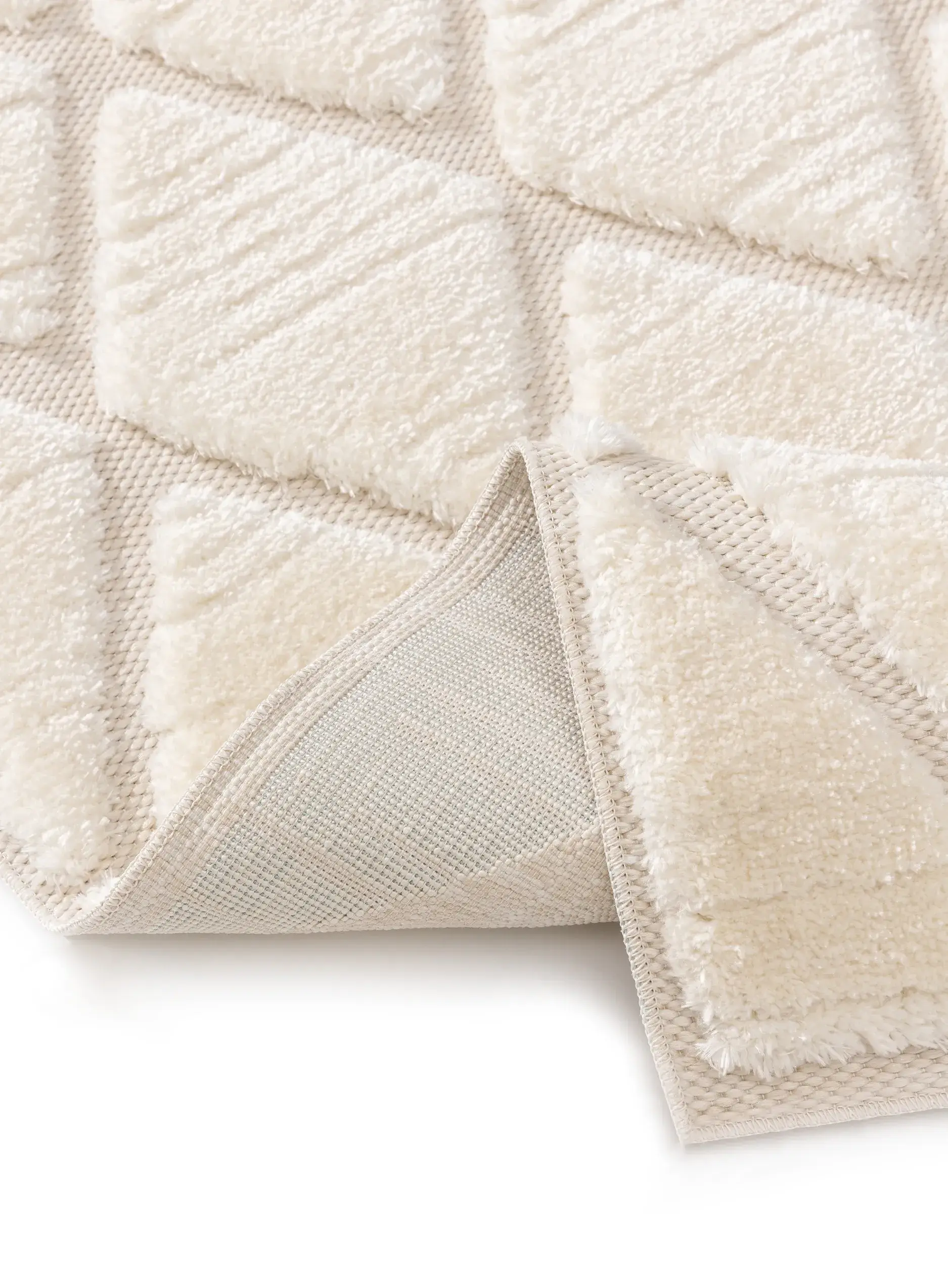 Rug made of 63% Polyester, 37% Polypropylen in White with a 63% Polyester, 37% Polypropylen high pile by benuta Pop
