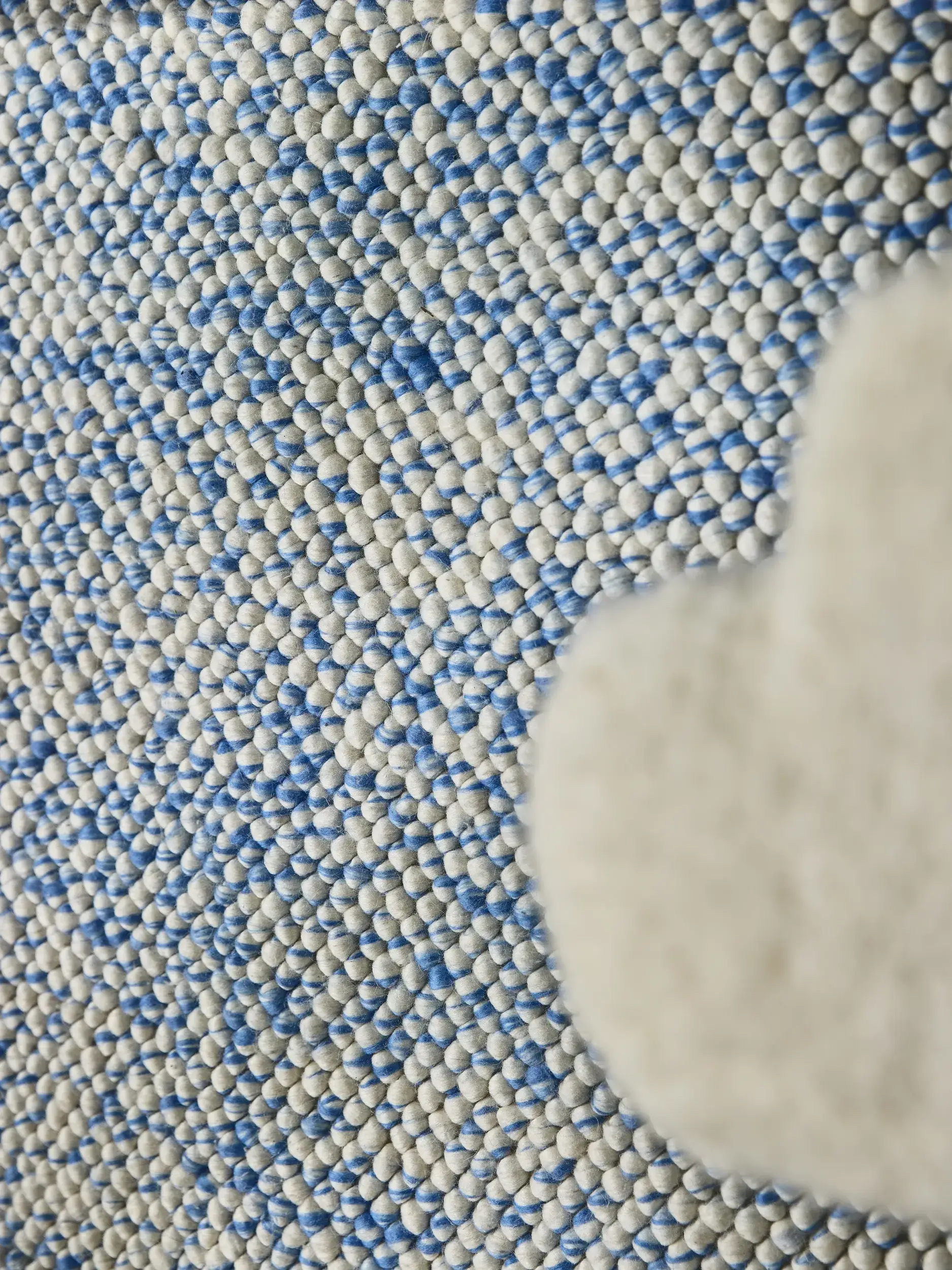 Teppich aus 70% Wolle, 30% Polyester in Blau mit 70% Wolle, 30% Polyester hohem Flor von Lytte