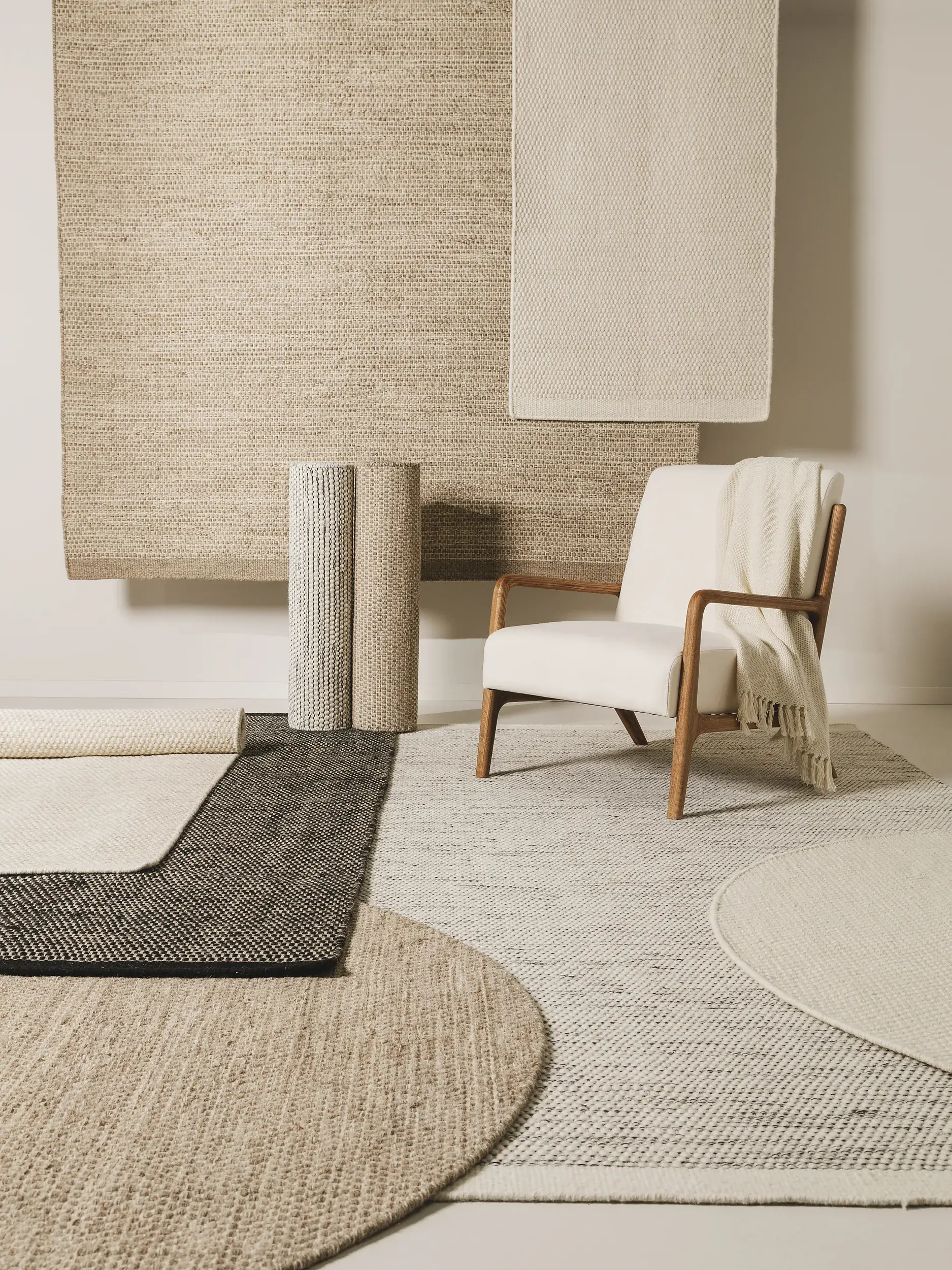 Teppich aus 80% Wolle, 20% Baumwolle in Taupe mit 80% Wolle, 20% Baumwolle hohem Flor von benuta Pure
