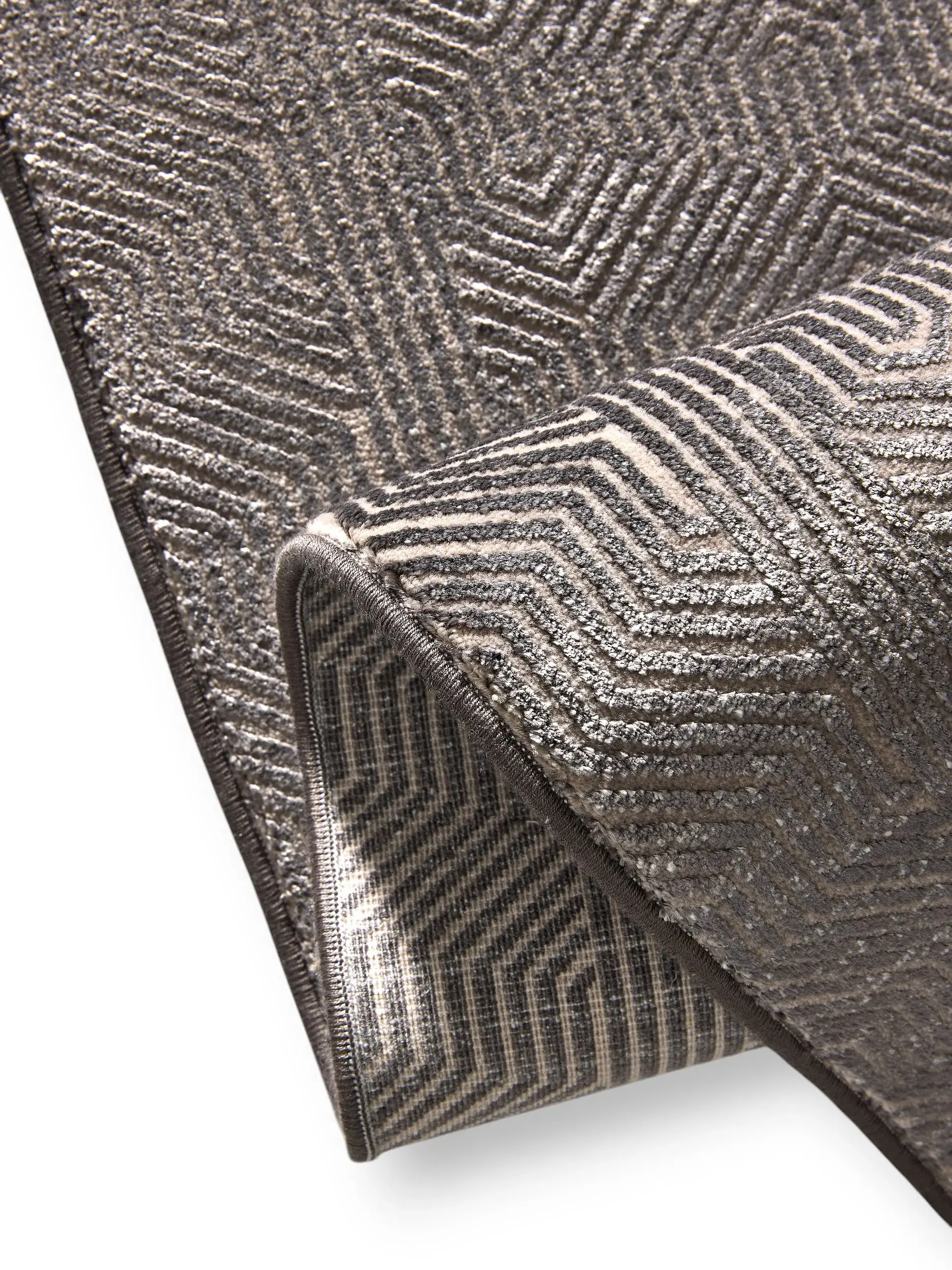 Teppich aus 60% Viskose, 40% Polyacryl (Chenille) in Grau mit 60% Viskose, 40% Polyacryl (Chenille) hohem Flor von benuta Finest