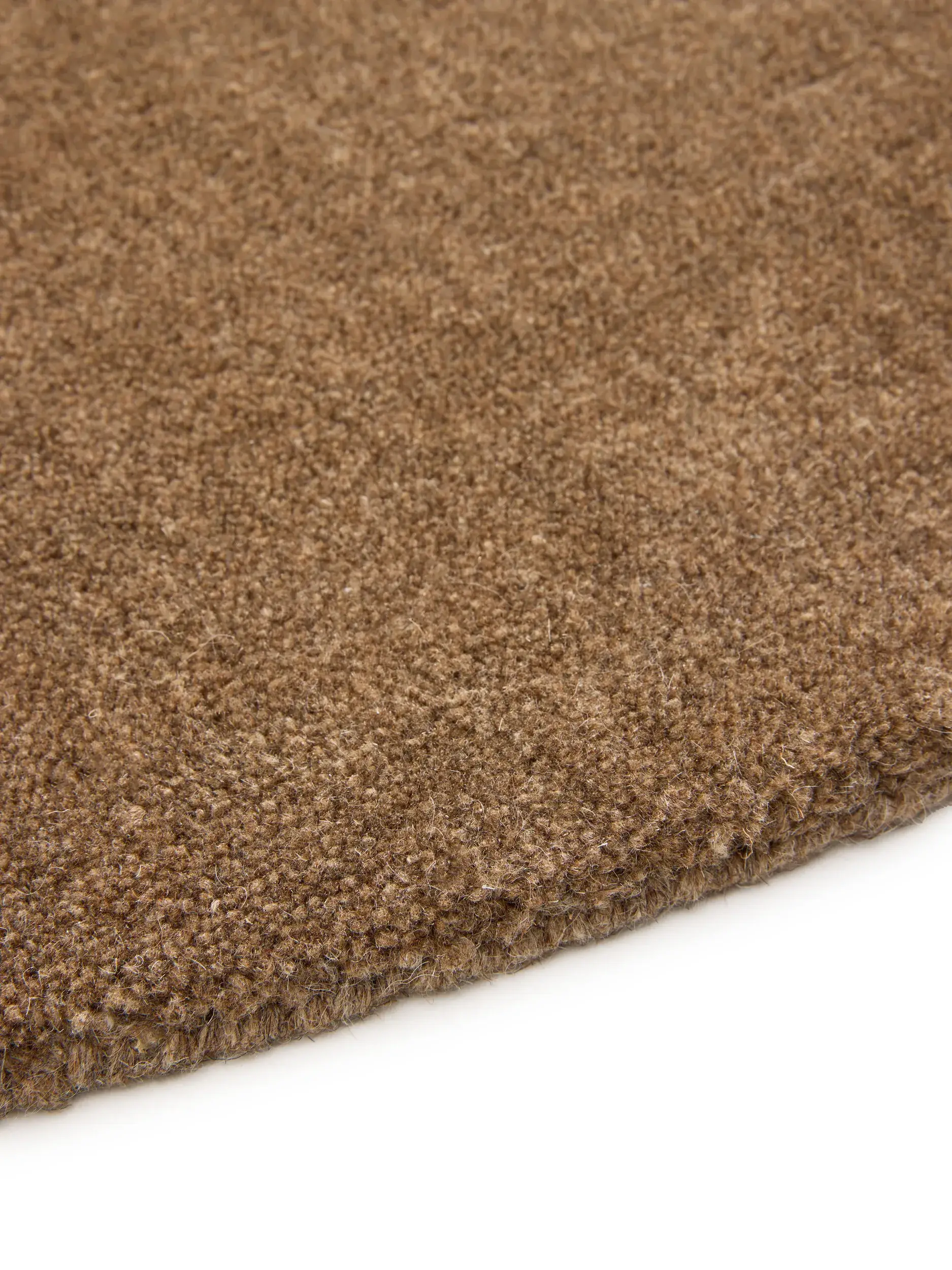 Teppich aus 100% Wolle in Braun mit 100% Wolle hohem Flor von benuta Pure