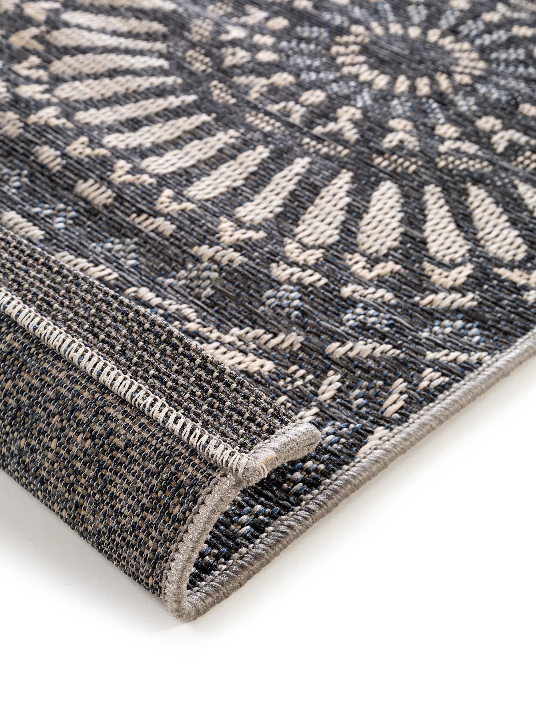 Rug made of 100% Polypropylen in Blue with a 100% Polypropylen high pile by benuta