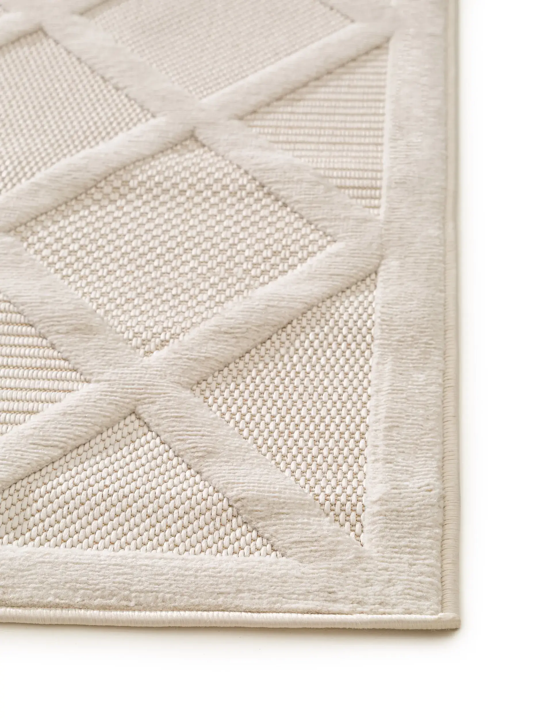 Rug made of 100% Polypropylen in Beige with a 100% Polypropylen high pile by benuta Nest