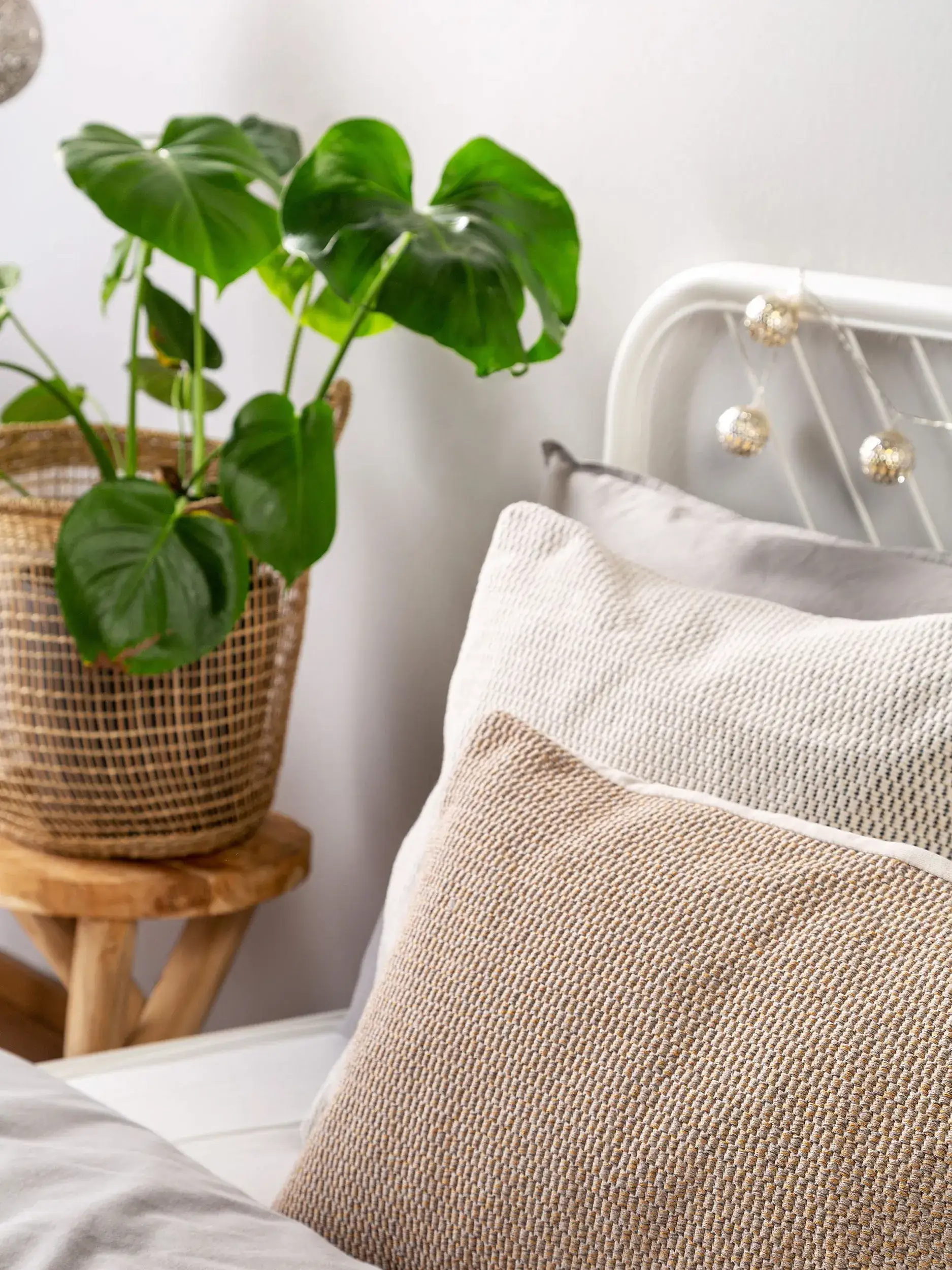 Kissenbezug Bora Taupe im Design Einfarbig aus 100% Baumwolle von benuta Nest