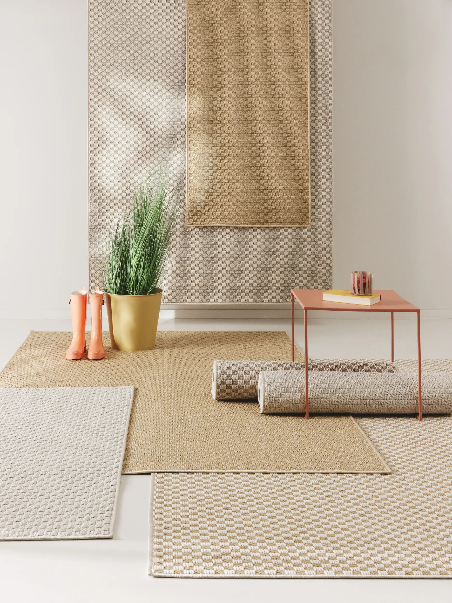 Teppich aus 100% Polypropylen in Beige mit 100% Polypropylen hohem Flor von benuta Pop