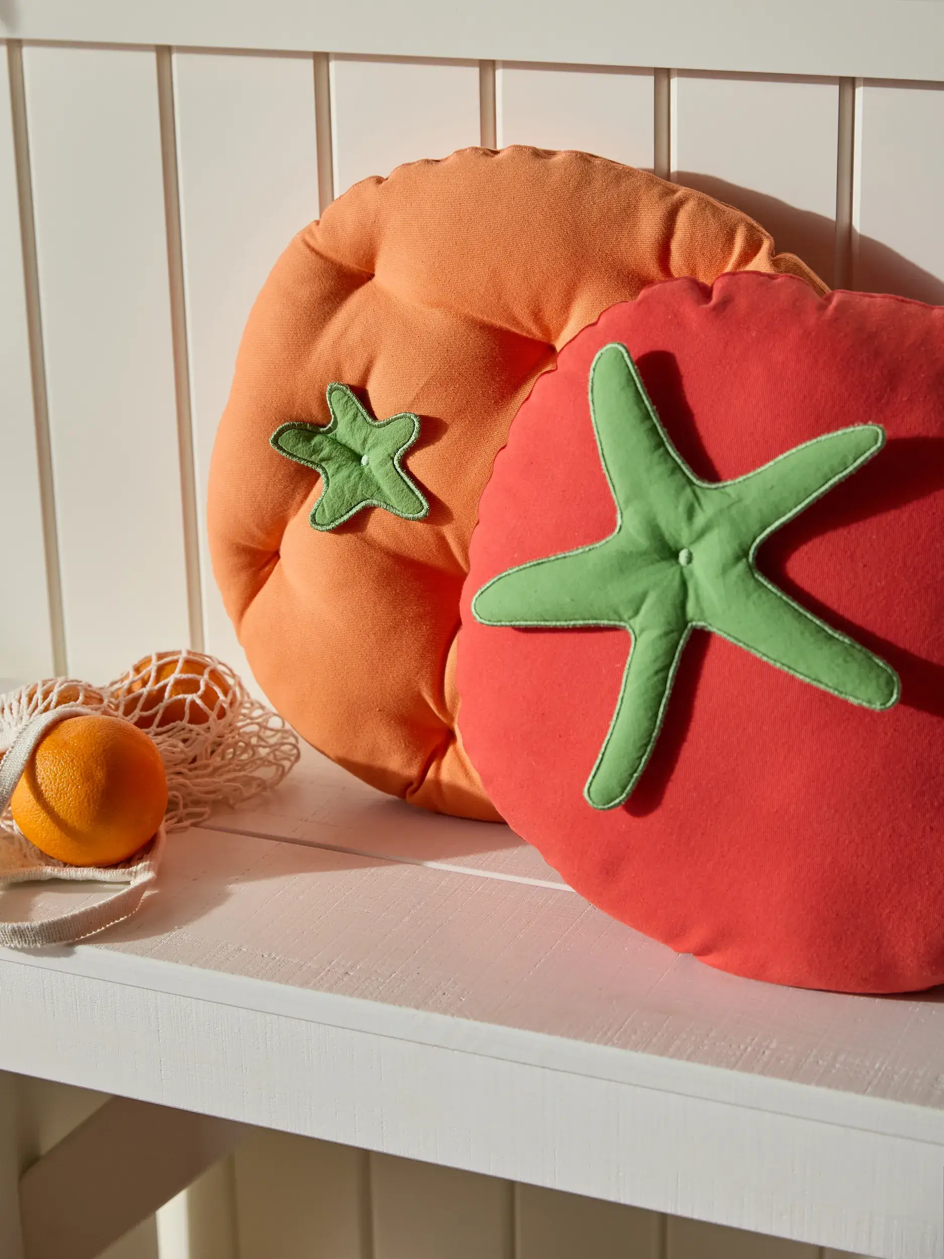 Polštář Franzi Červená od Lytte