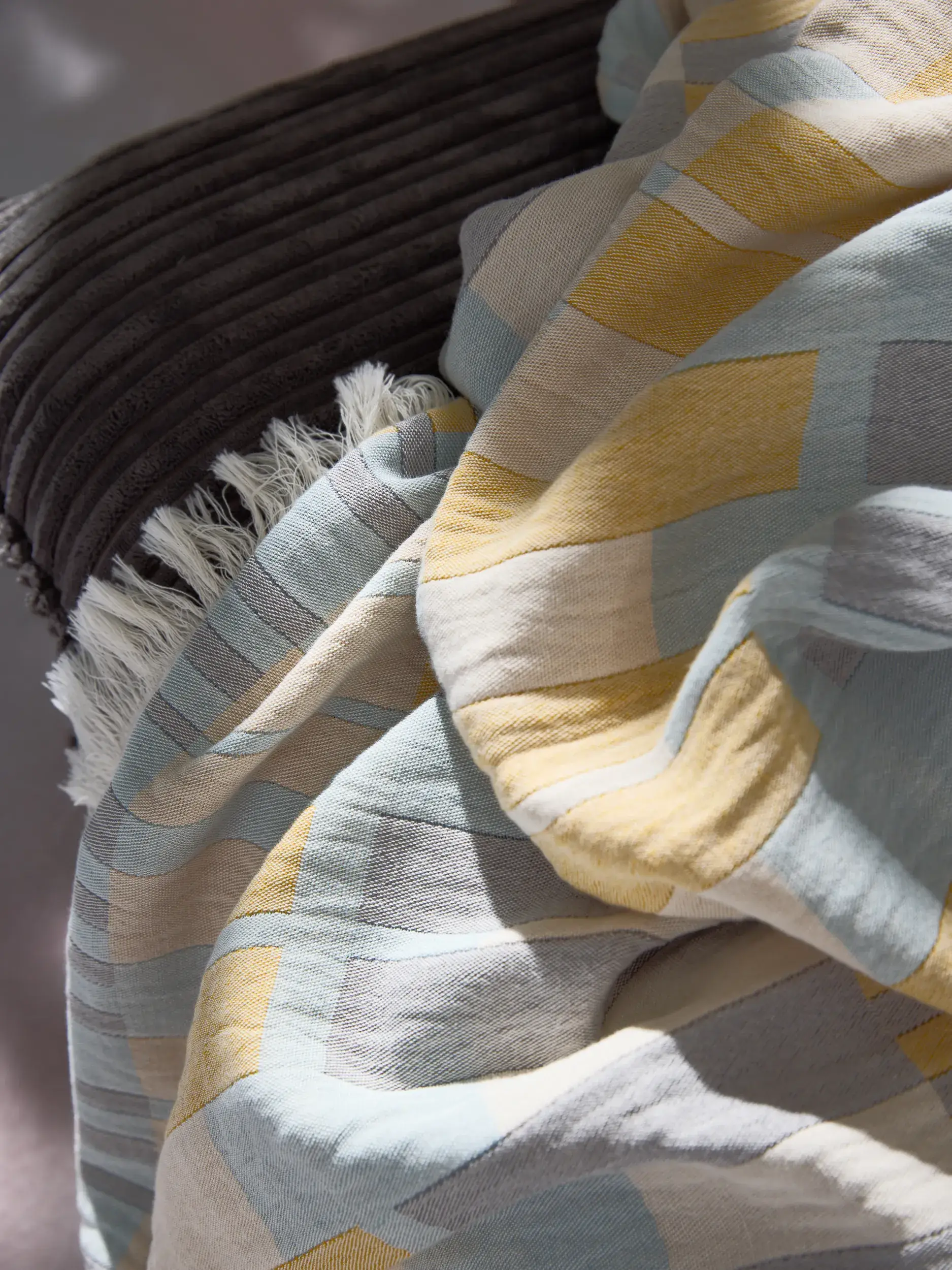Baumwolldecke Nico Multicolor/Gelb im Design  aus  von benuta Pop