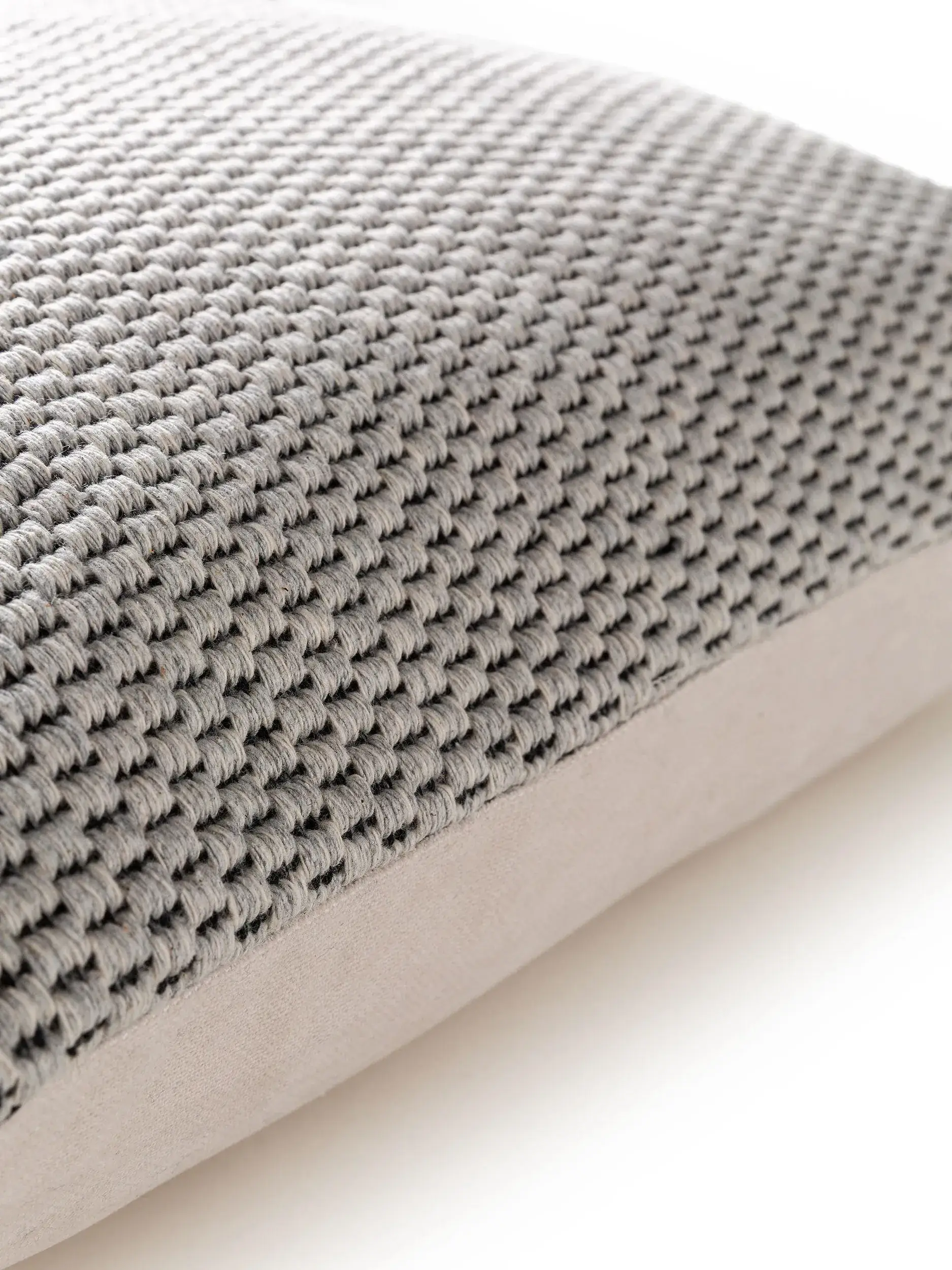 Housse de coussin Bora Gris clair en motif Uni en 100% Coton de benuta nest