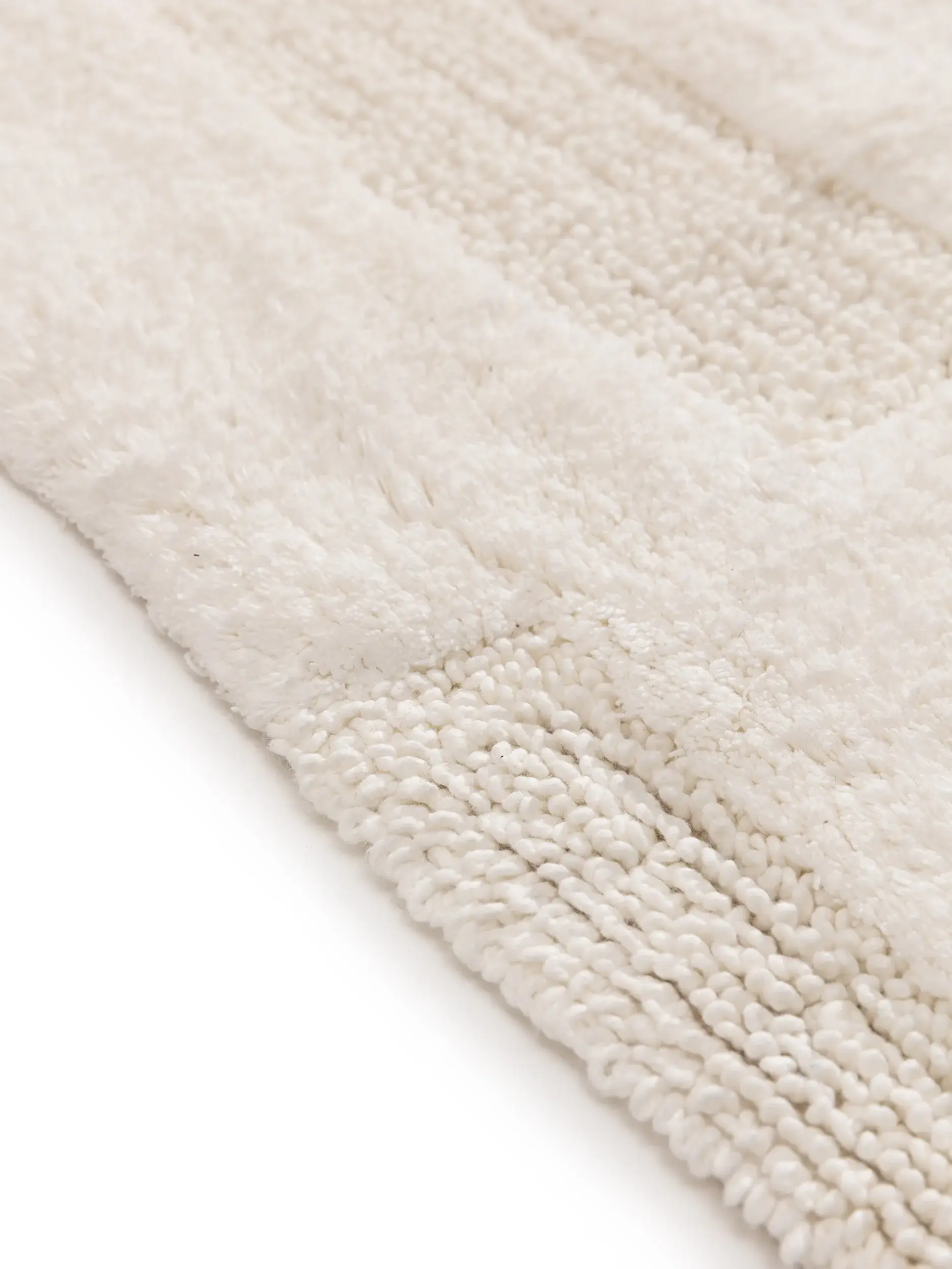 Badematte Nehir Weiß in Abstrakt design made of 100% Baumwolle by benuta Nest