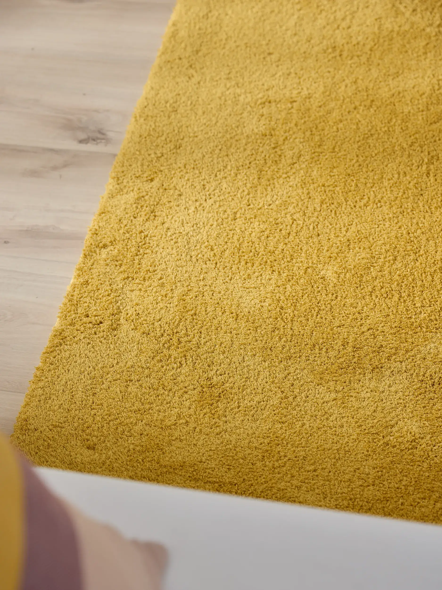 Teppich aus 100% Polyester in Gelb mit 100% Polyester hohem Flor von benuta Nest