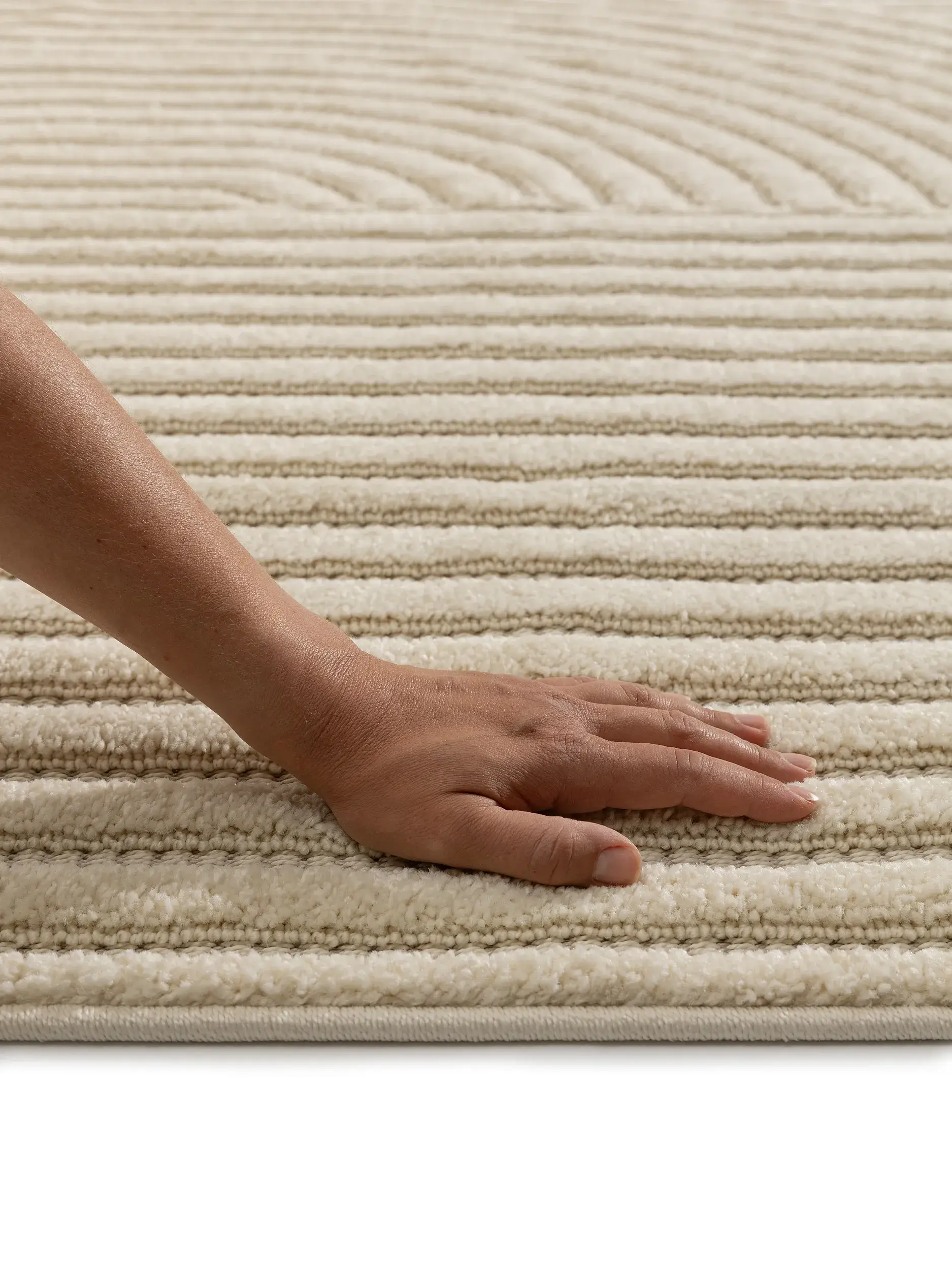 Rug made of 100% Polypropylen in Weiß with a 100% Polypropylen high pile by benuta Basic