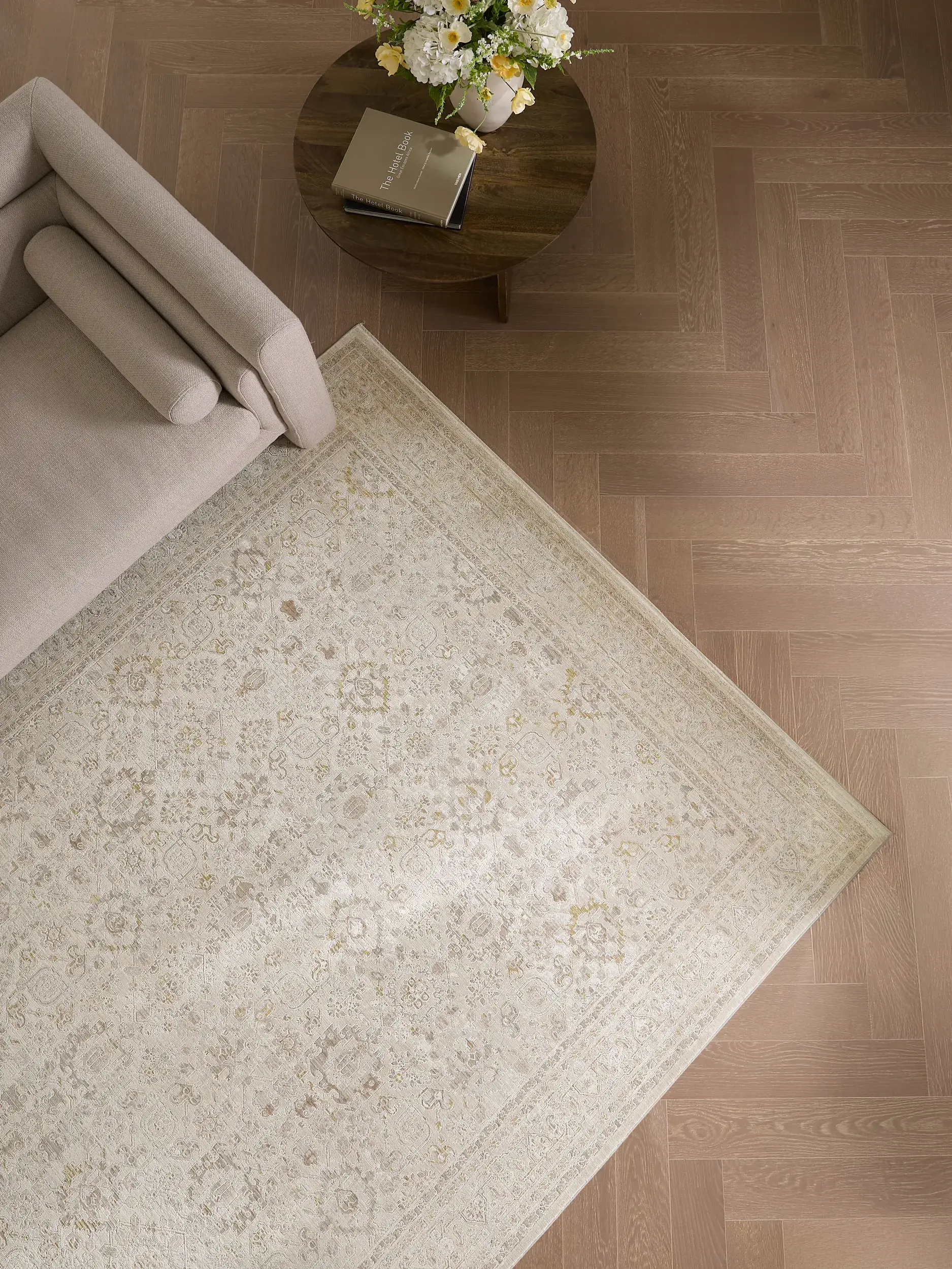 Matta Aria av 90% Polyester, 10% Viskos i  från benuta Finest